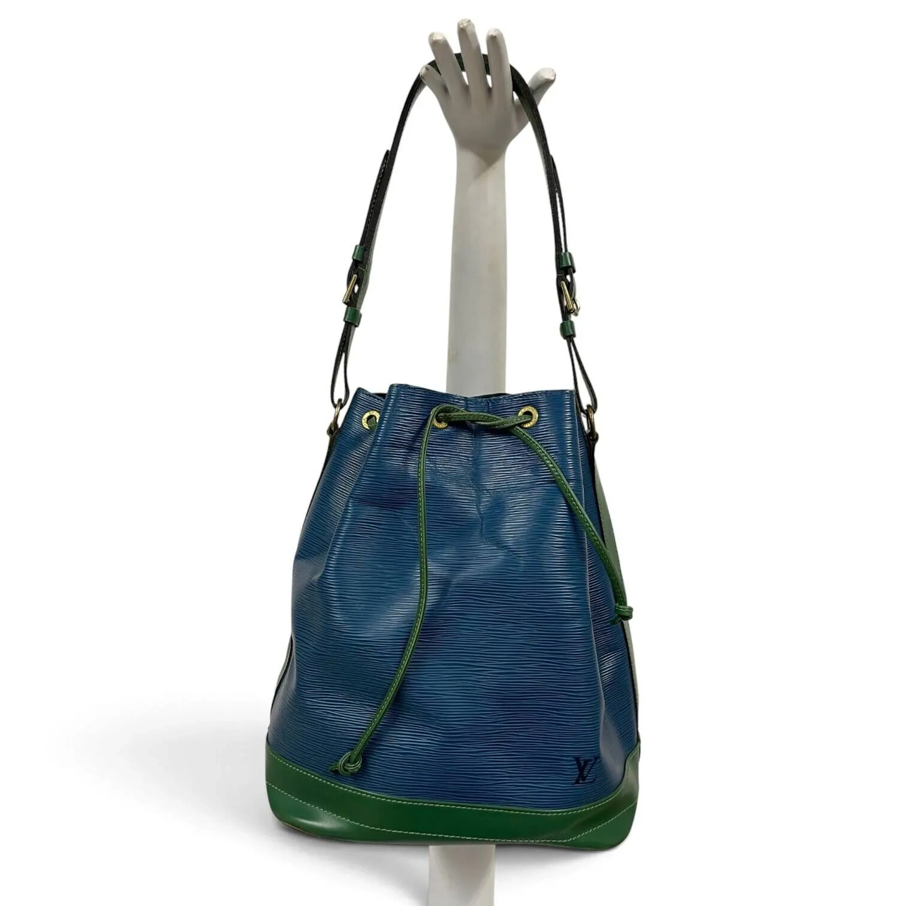 LOUIS VUITTON - Lot 200