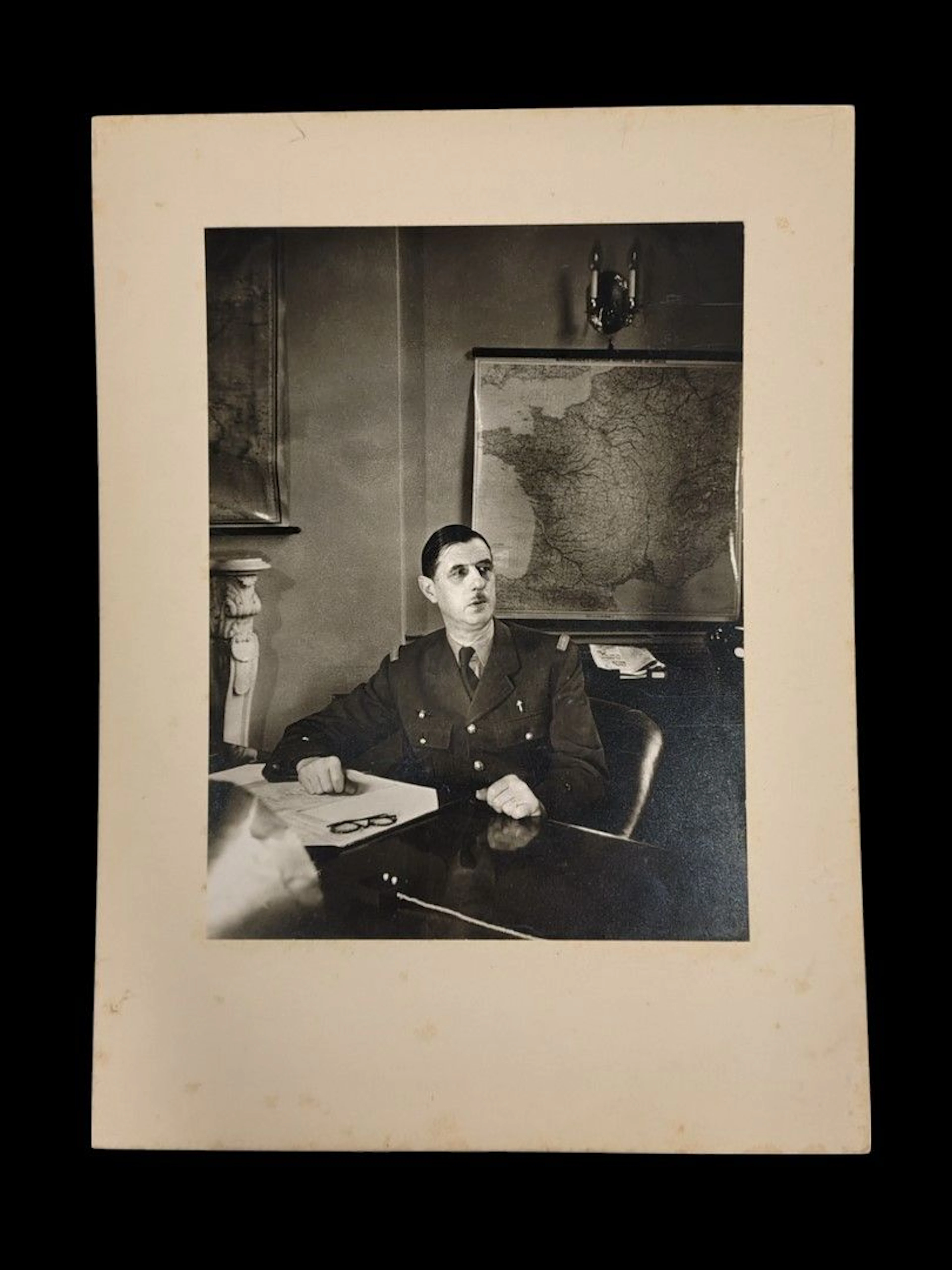 Cecil BEATON (1904-1980). Portrait of General Charles de Gau - Lot 102
