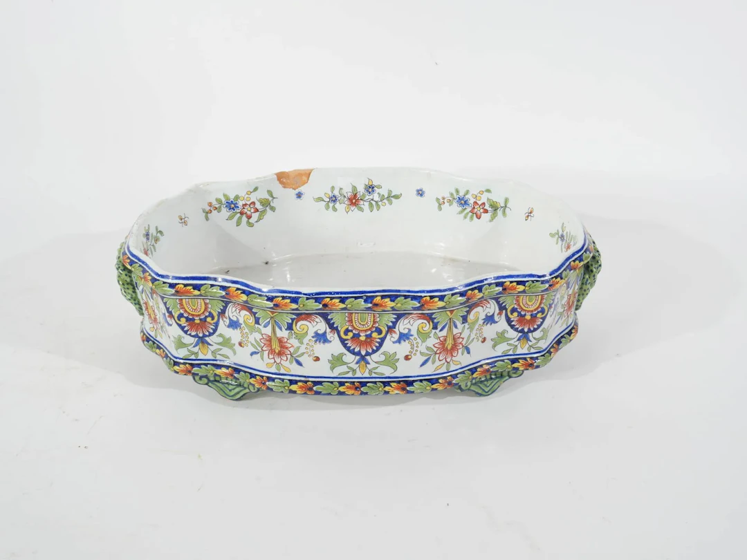 Four-legged tabletop planter made of glazed earthenware with - Lot 19