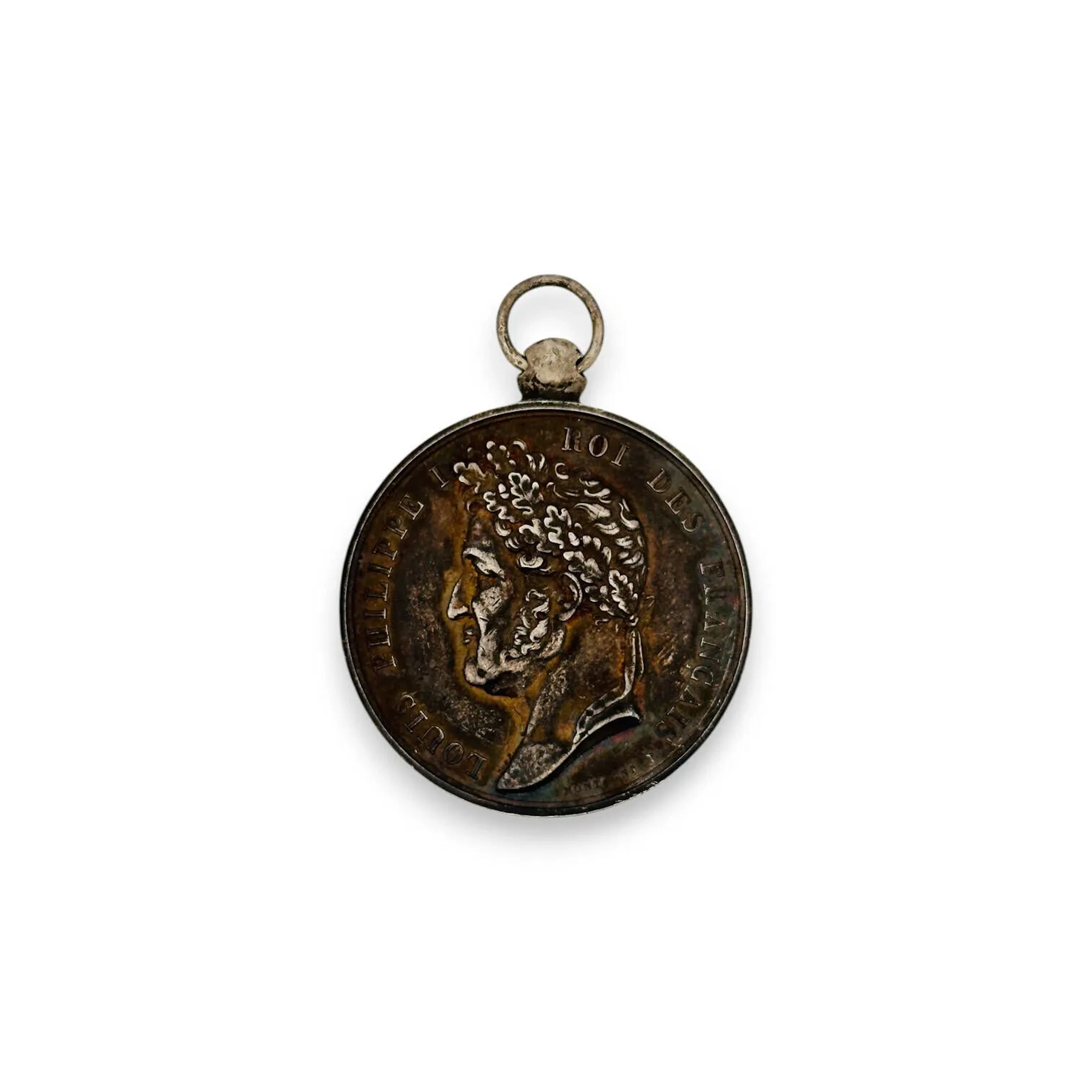 MINISTERE DE LA MARINE Médaille commémorative en argent. A/ LOUIS PHILIPPE I - ROI DES FRANCAIS. Montigny. R/ Athéna et Hermès, une couronne d'olivier et l'inscription "MINISTERE DE LA MARINE A TRUGUET (Adrien) Matelot de 3e classe - courage et dévouement pour sauver des marins anglais naufragés. 1846" Diam. : 42 mm - Poids : 41.27 g.