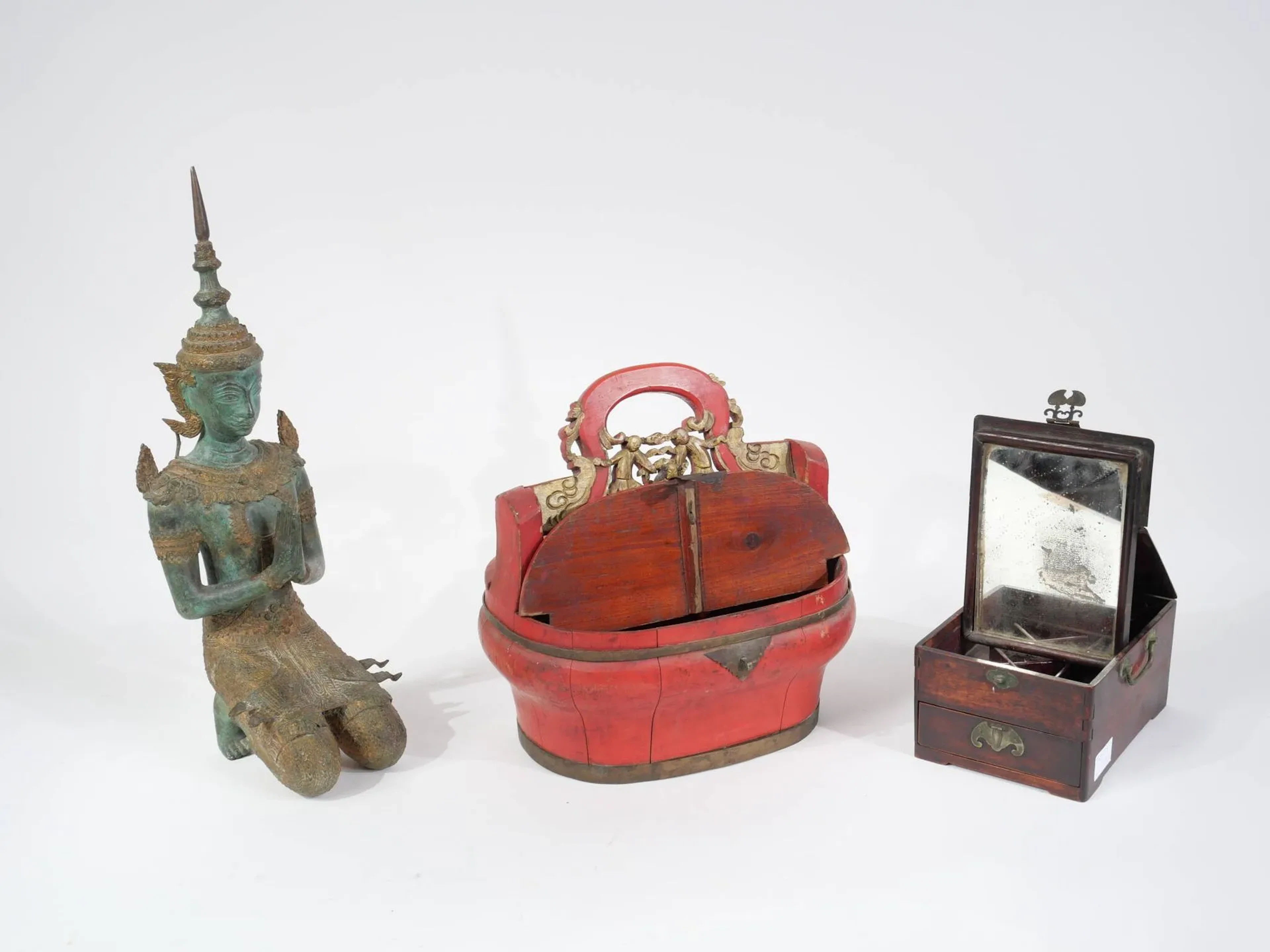 Asian souvenir lot including - Lot 145