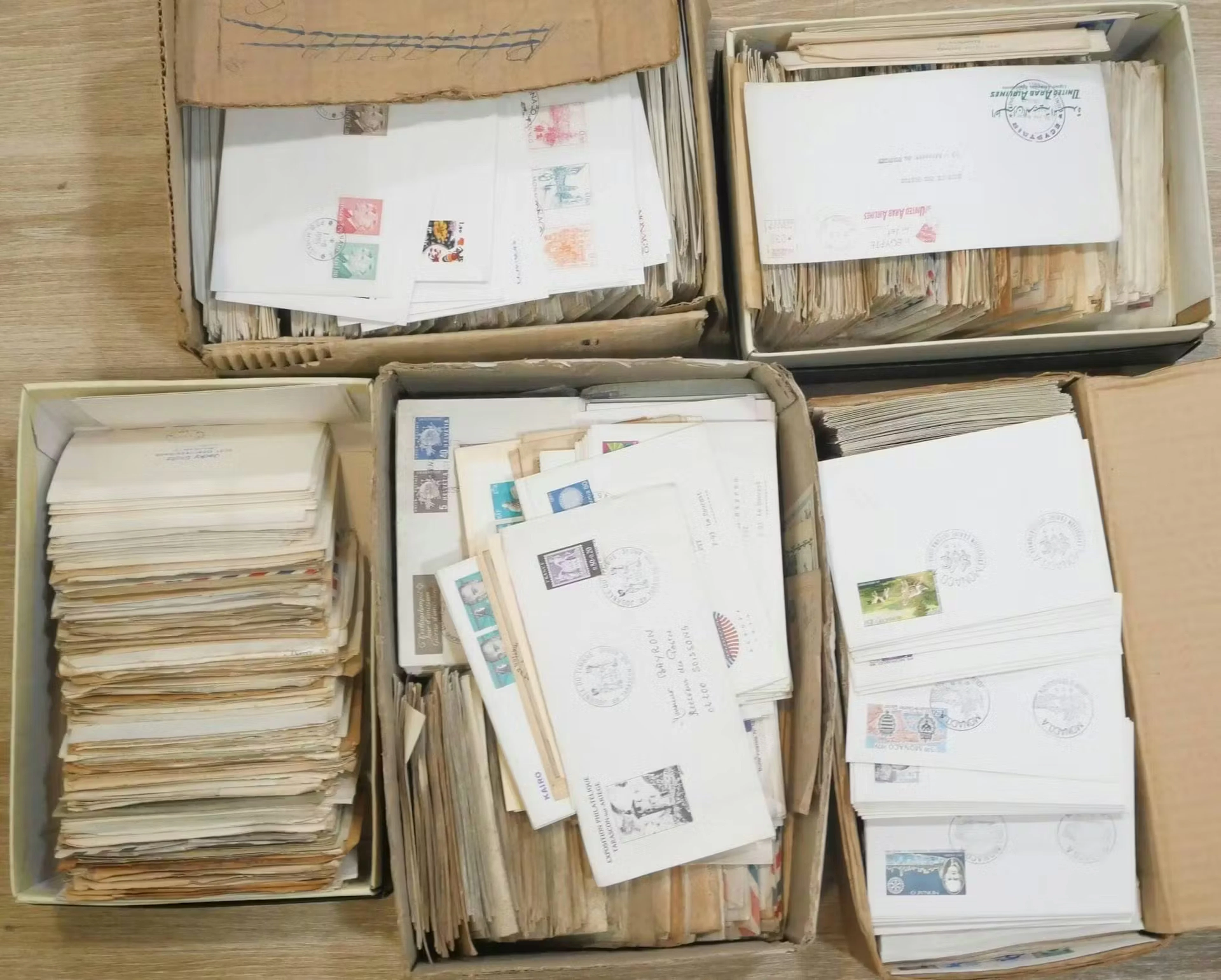 Presented in 5 boxes, a batch of letters and first day cover - Lot 311
