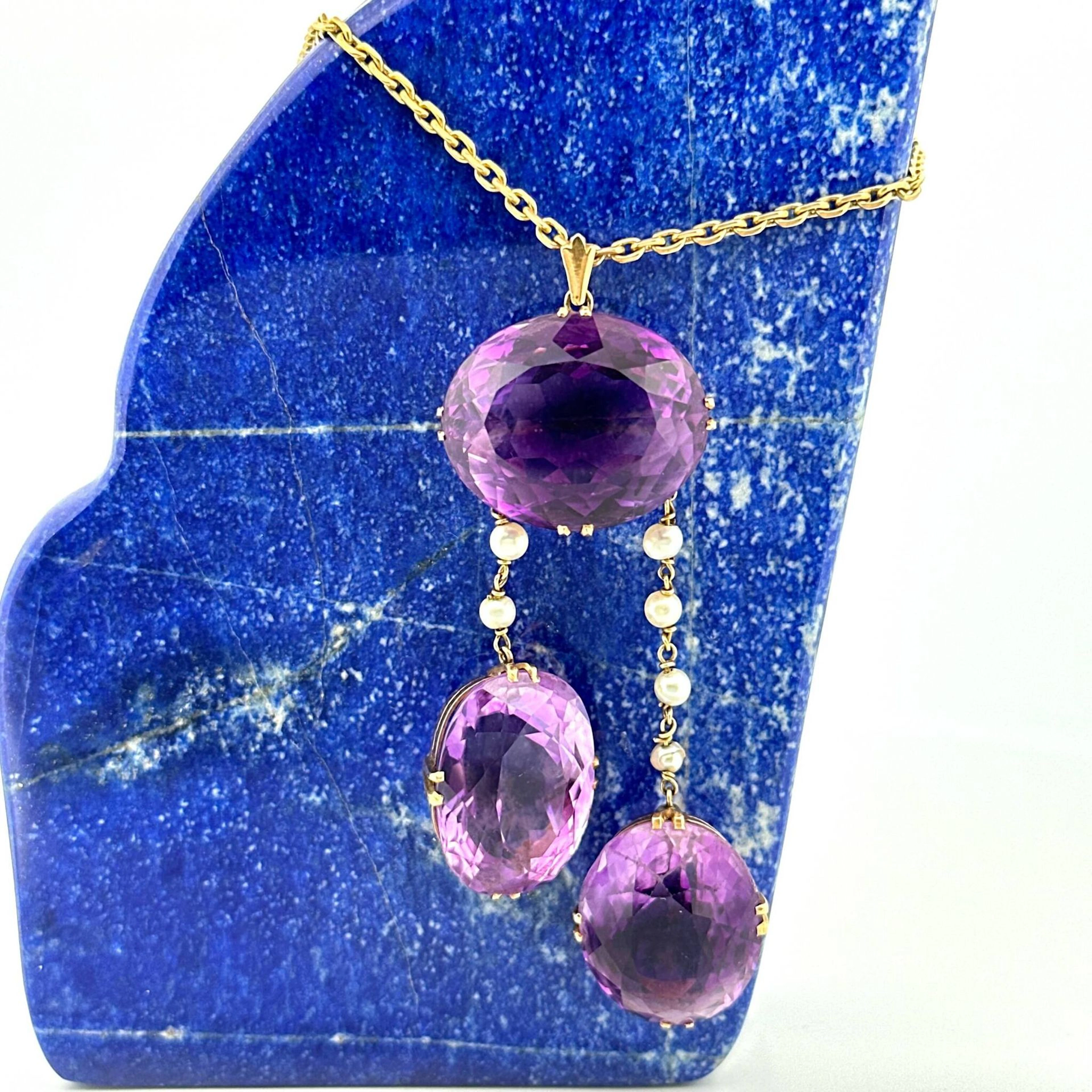A striking "casual" pendant in 14-karat yellow gold (585), s - Lot 158