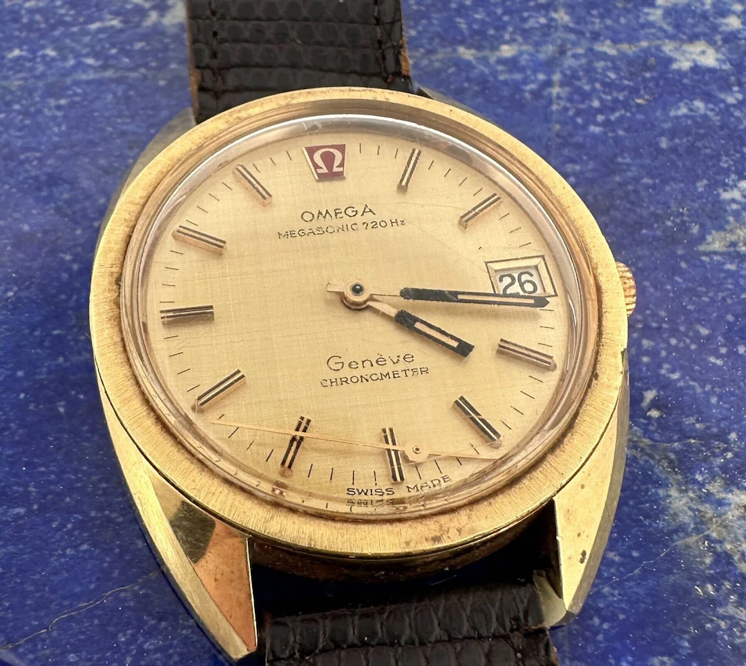 OMEGA GENEVA MEGASONIC 720 HZ CHRONOMETER - Lot 110