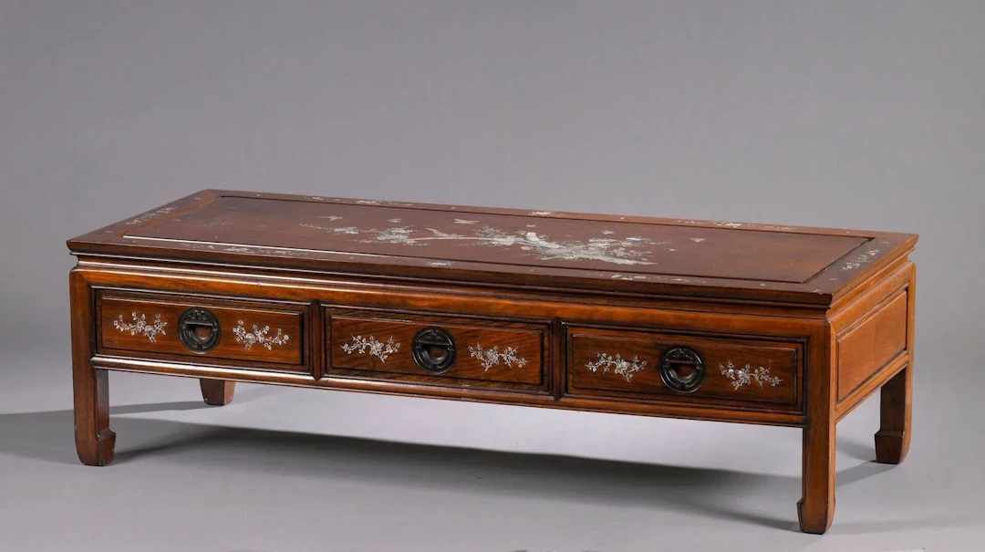 Rectangular coffee table in exotic wood and mother-of-pearl - Lot 246
