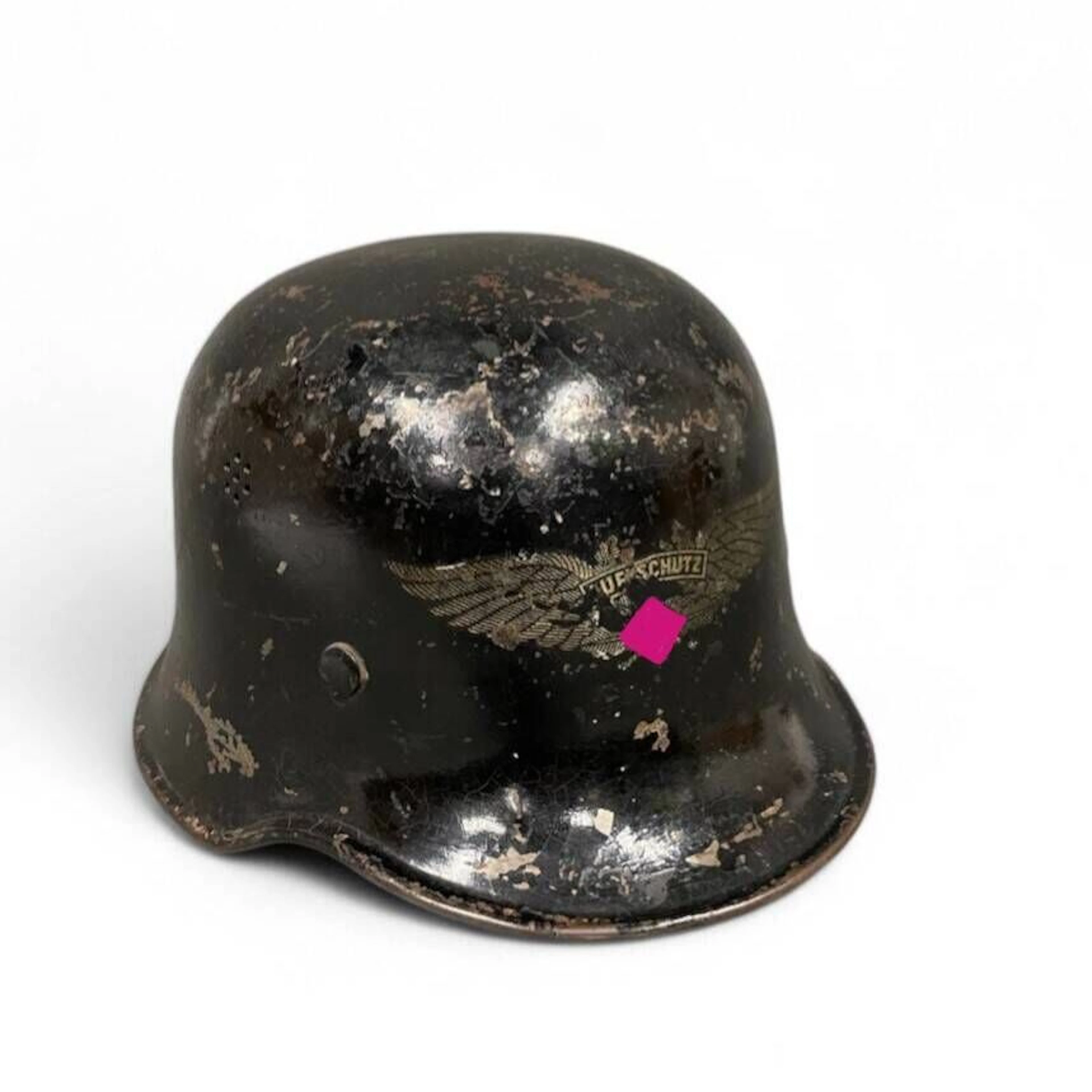 Luftschutz helmet. - Lot 656