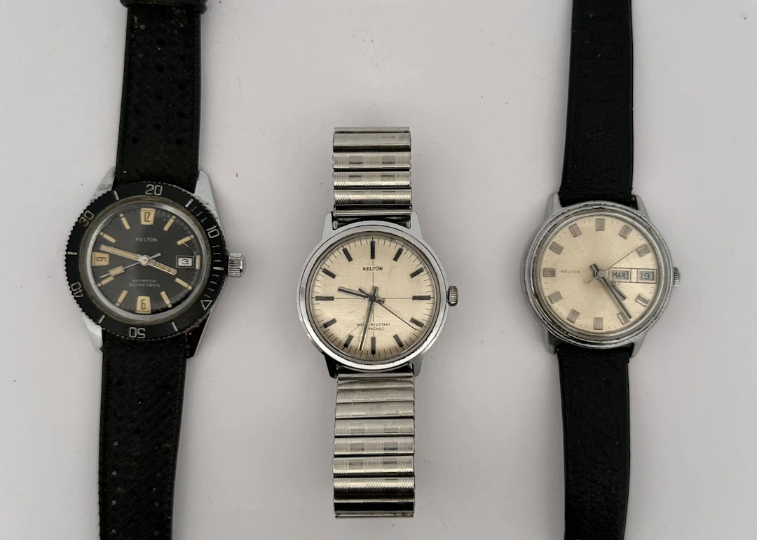 Set of three men's wristwatches (shows signs of wear and tea - Lot 55