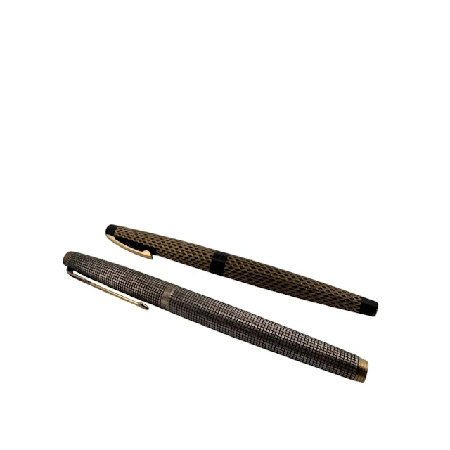 Set of two fountain pens comprising: - Lot 82