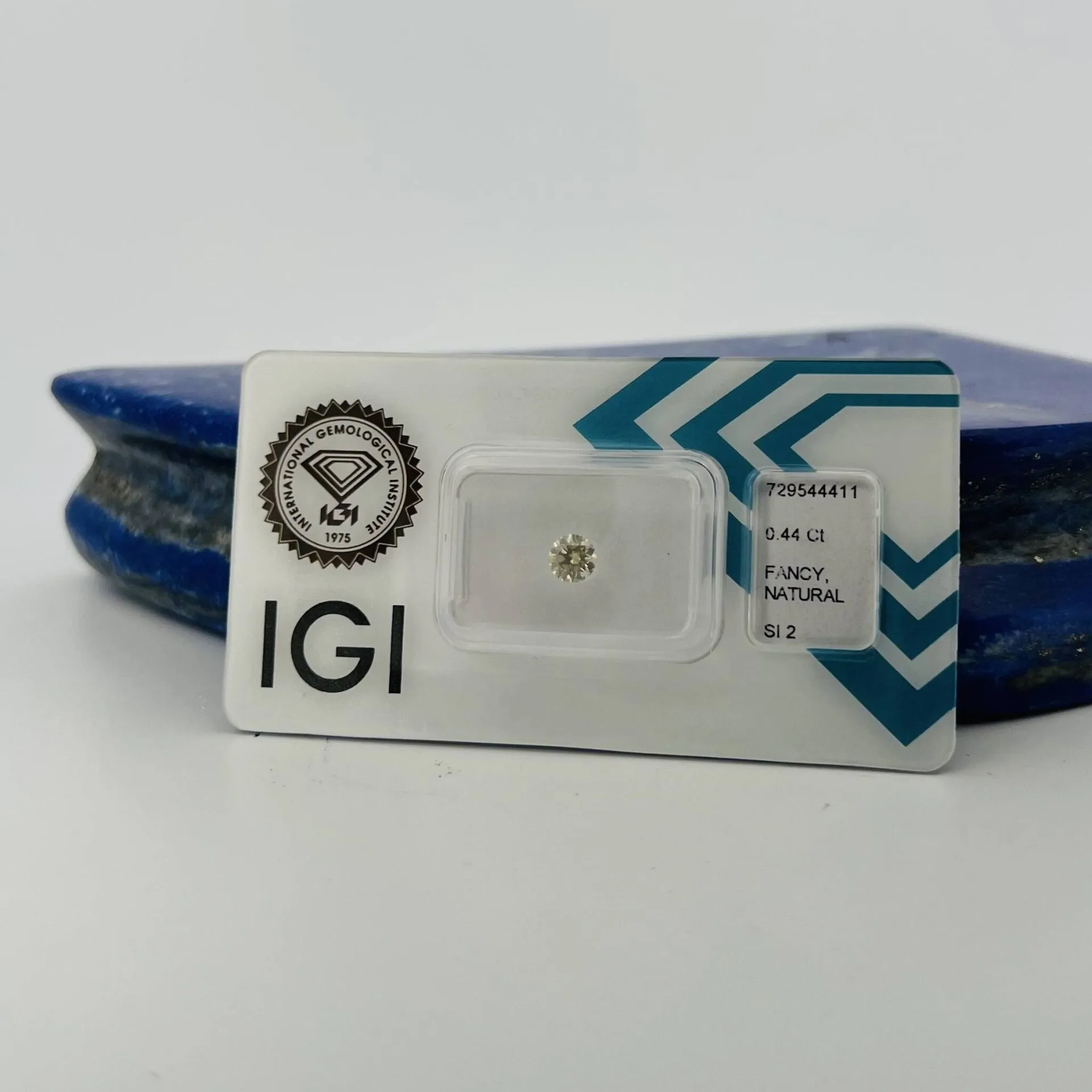 Sealed diamond weighing 0.44 carats, accompanied by an IGI l - Lot 365