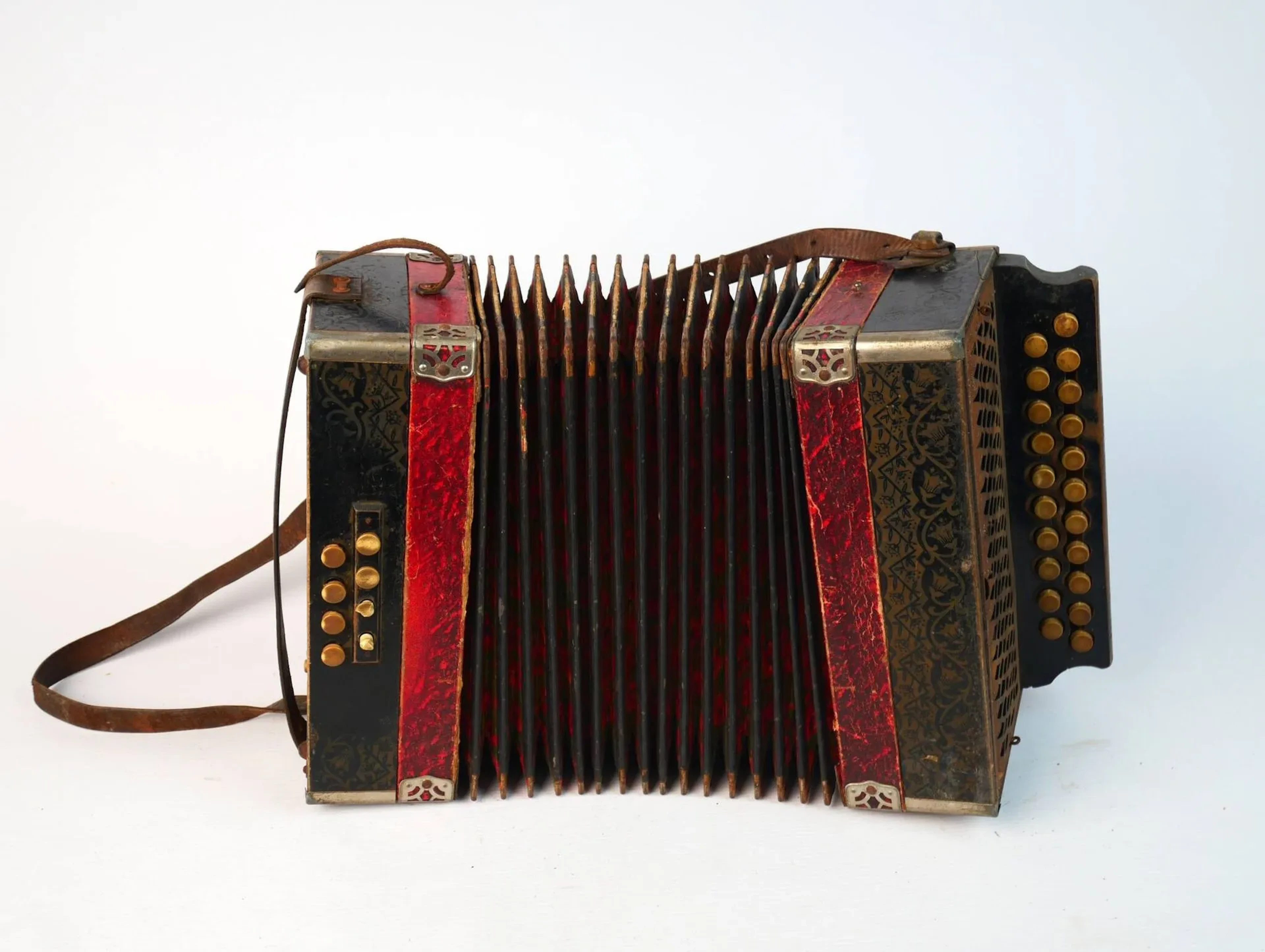 DIATONIC ACCORDION - Lot 523