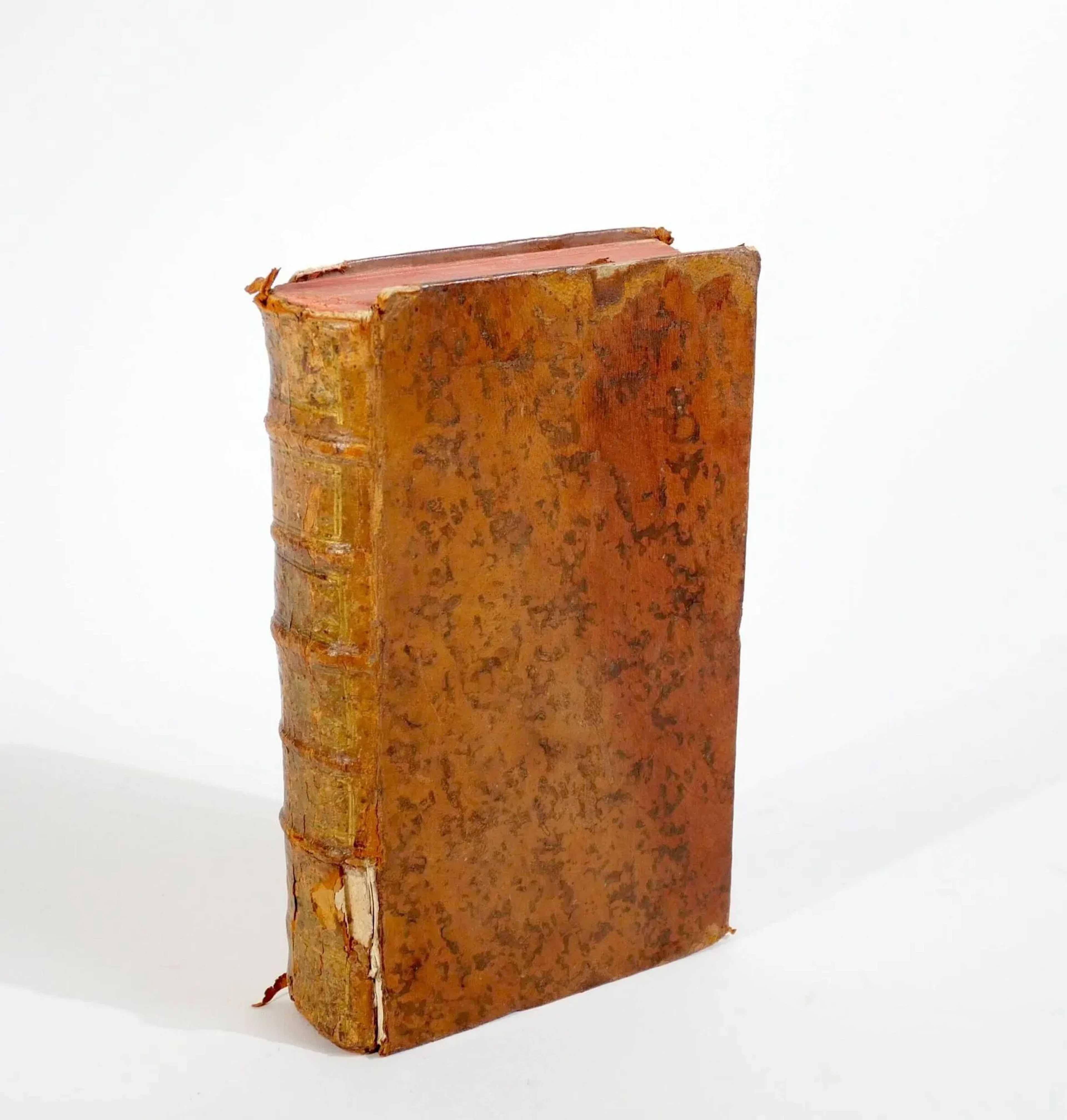 Recueil de 11 mémoires médicaux en un volume in-12 comprenant : - AUGIER (Joannes). Dissertatio medica de faecundatione. Monspelii, Augustinum Rochard, 1743. - CLAVILLART (Laurent). De ira noxa atque ejus utilitate exercitatio phisico-medica. Monspelli, Augustinum Rochard, 1744. - DECHAVANE (Claude). Dissertatio physiologica, de secretionum in humano corpore mechanismo. Monspelii, Joannem Martel, 1748. - DECAZELES (Francisco Mazars). Exercitatiuncula de arthritide. Monspelii, Augustinum-Franciscum Rochard, 1744. - CHICOYNEAU (Francisco). Quaestio medica eaque therapeutica proposita. Monspelii, Honorati Pech, 1717. - SONYER DU LAC (Denis-Auguste). Dissertatio phisiologica de secretione bilis et ejus in corpore humano effectibus. Monspelli, Augustinum Rochard, 1747. - CAPDEVIELLE (Joannes). Dissertatio physiologica de respiratione. Monspelii, Joannem Martel, 1752. - PONS (Petrus). Dissertatio de ferri usu et abusu in medicina. Monspelii, Franciscum Rochard, 1736. - BAROU-LACROIX (Jacobus-Antonius). Dissertatio de sanguinis missione. Monspelii, Augustinum Rochard, 1743. - IMBERT (Franciscus). Generationis historia. Monspelii, Augustinum-Franciscum Rochard, 1745. - LAGLENNE (Petrus). Dissertatio medico-chirurgica de tumoribus tunicatis. Monspelii, Joanem Martel, 1733. Reliure pleine basane marbrée d'époque, dos orné à 5 nerfs. (reliure frottée, coiffes manquantes, petits accrocs, quelques inscriptions manuscrites, quelques feuillets coupés court en tête, quelques taches)