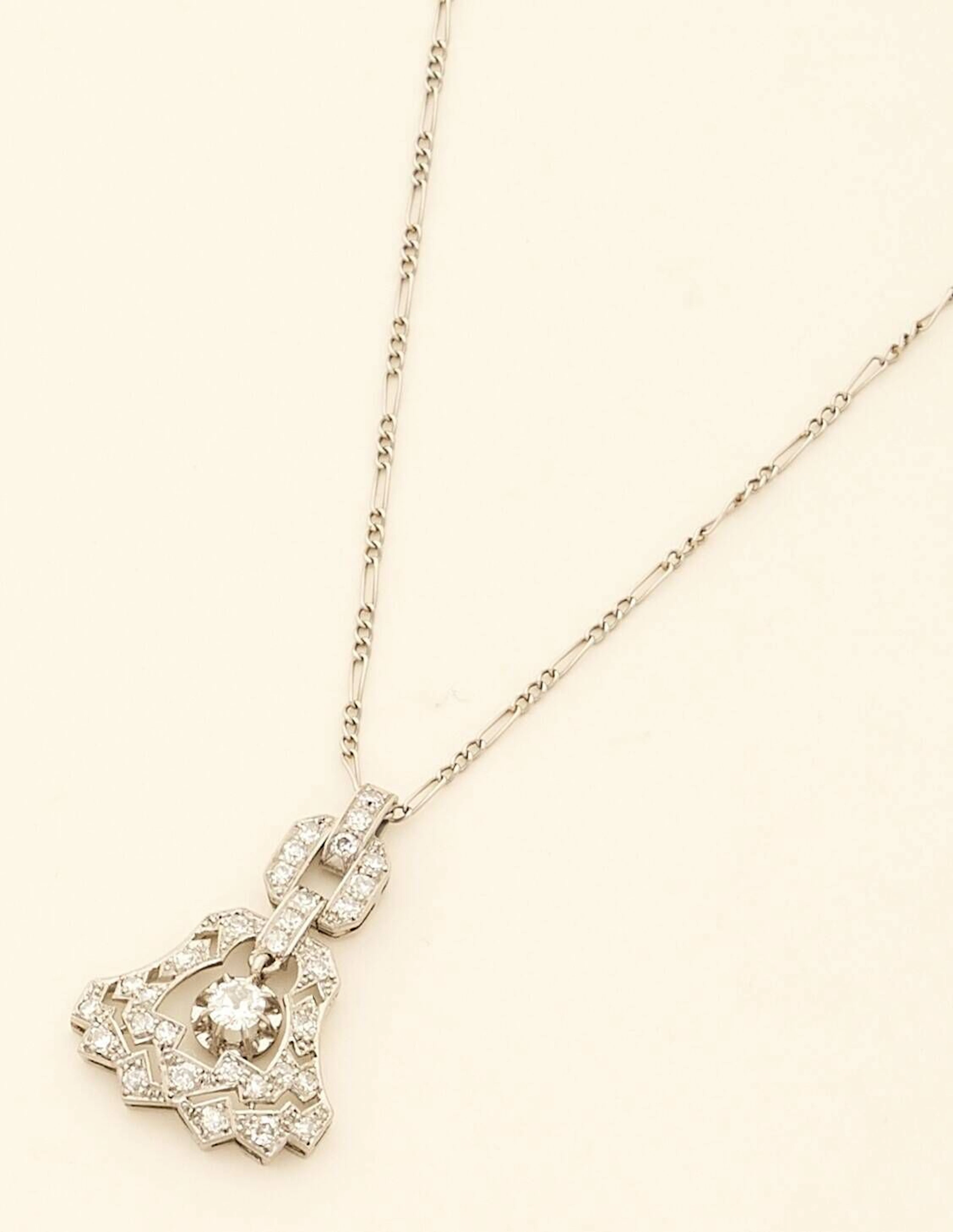 Platinum (850e) pendant necklace, consisting of a Figaro-lin - Lot 101