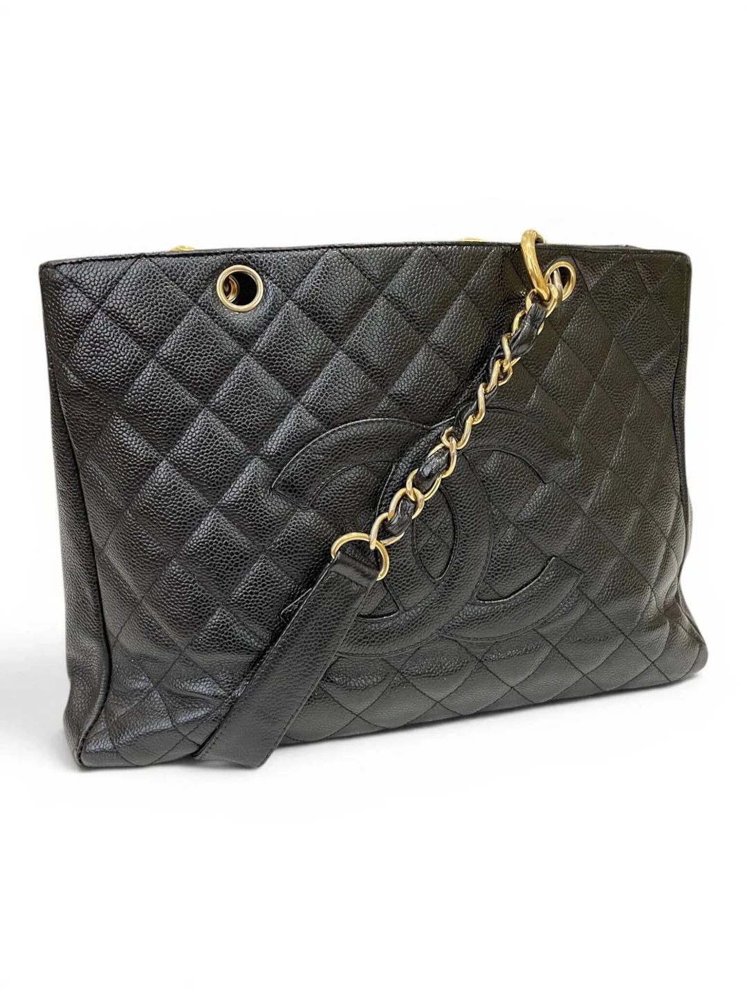 CHANEL - Lot 37