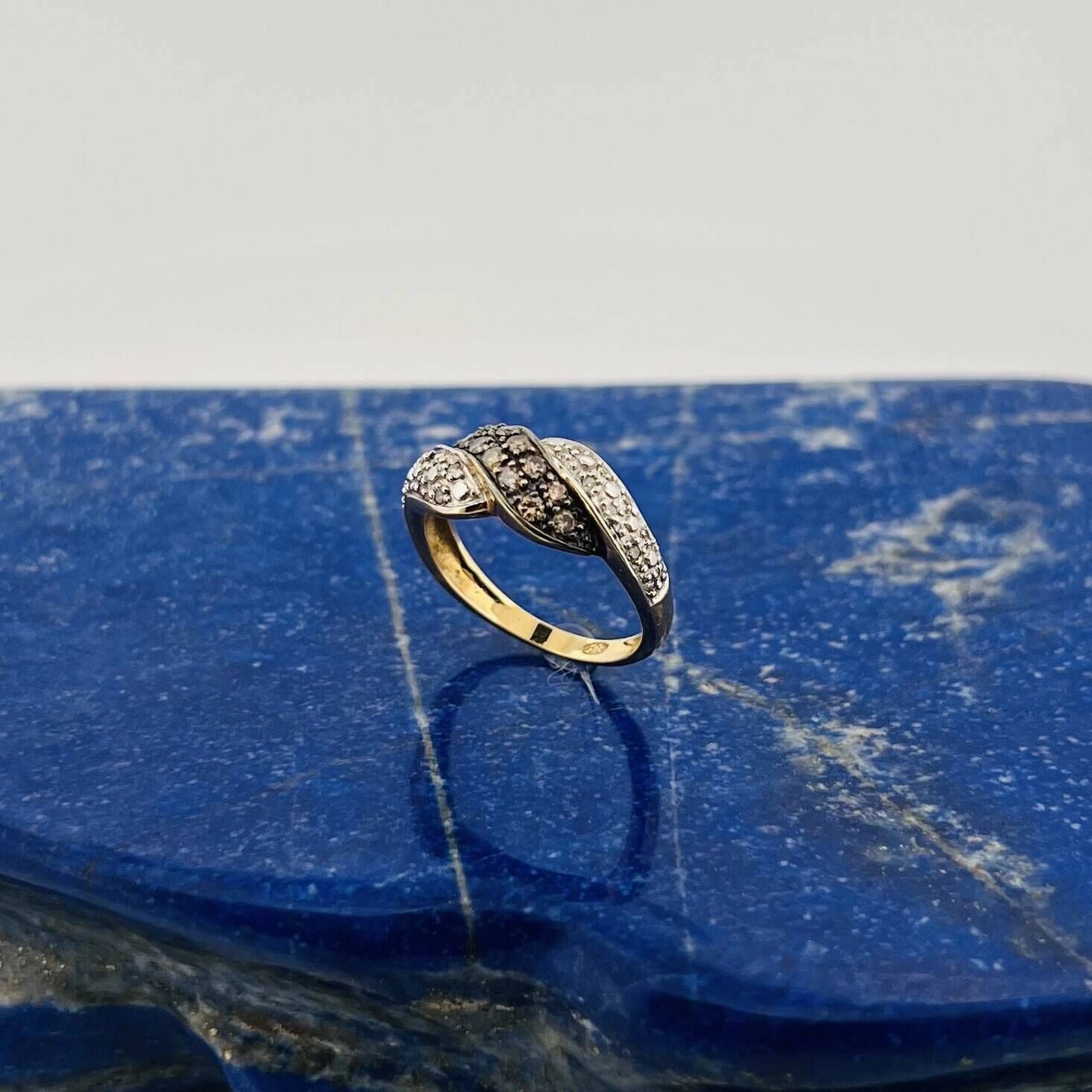 A sculpted ring in yellow gold and blackened gold (750) set - Lot 262