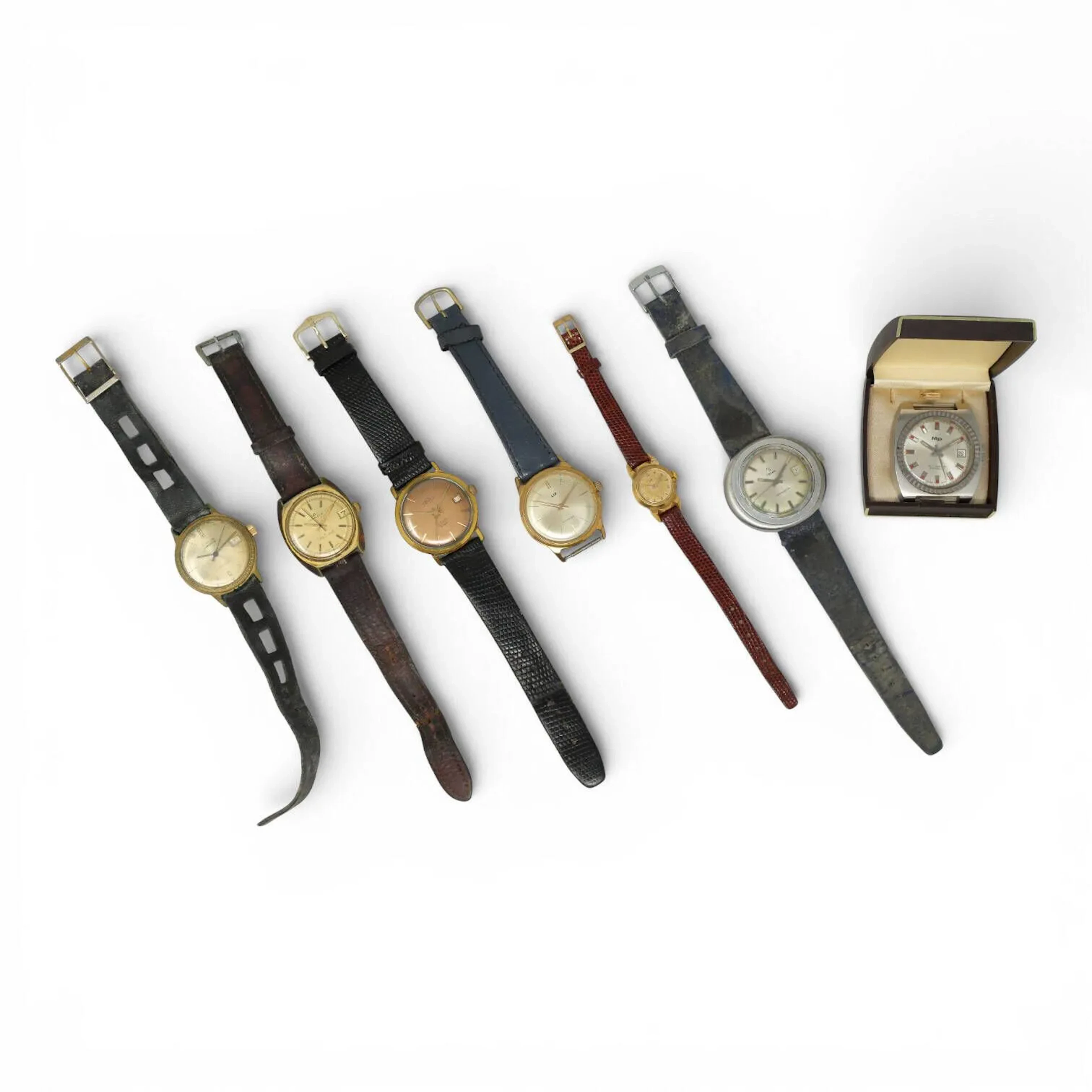 Lot of watches of various brands including LIP and YEMA. - Lot 5