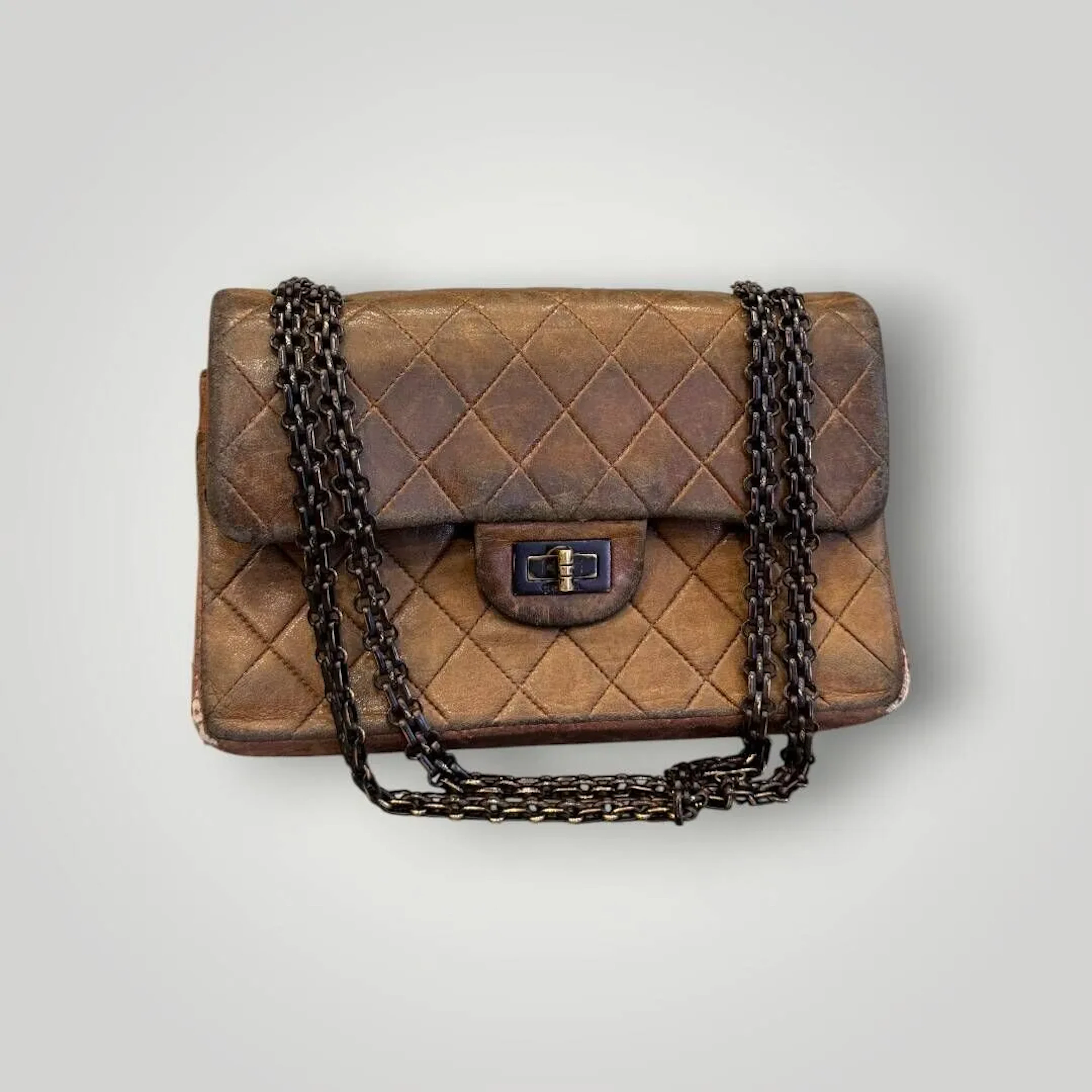 CHANEL - Lot 34
