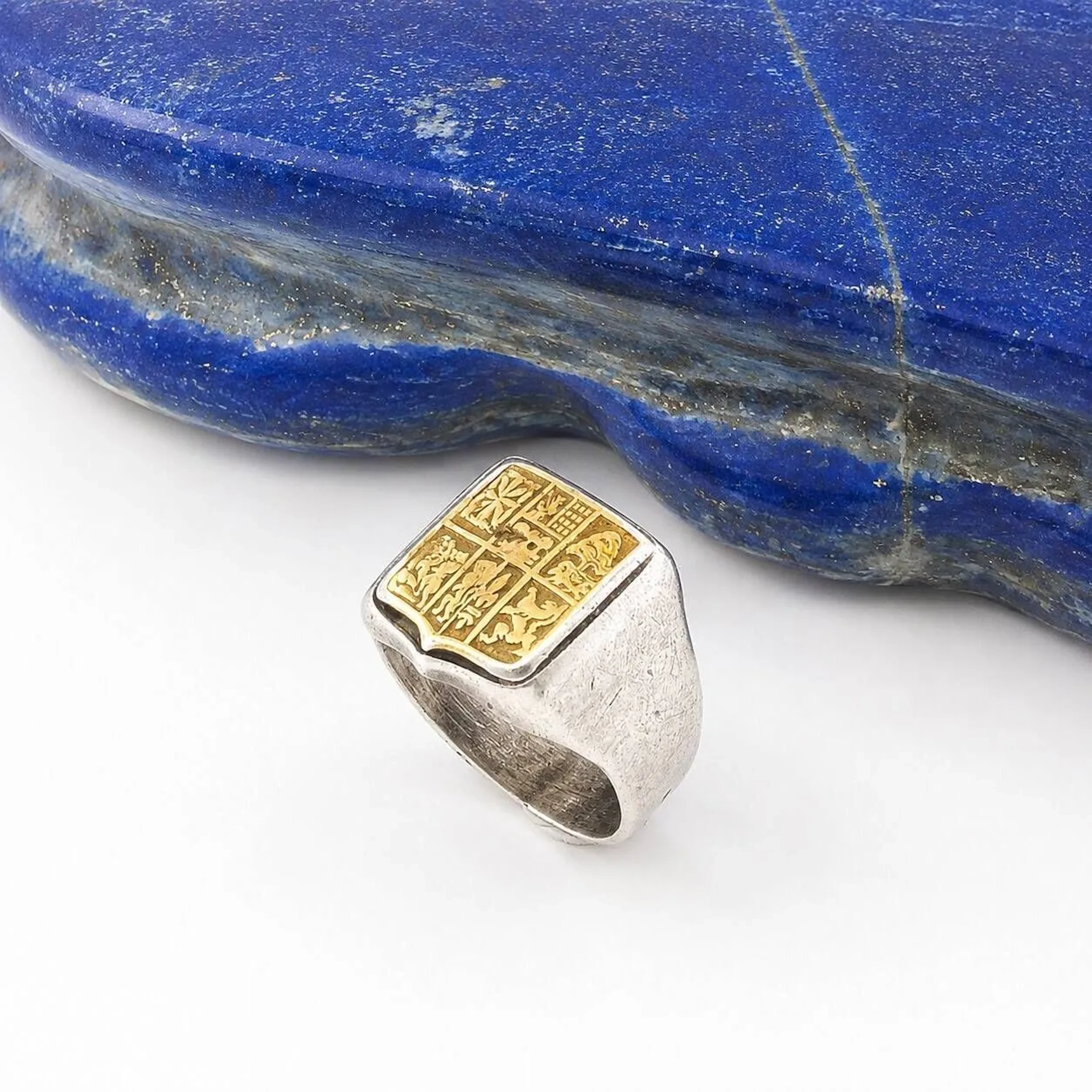 Small silver (800) signet ring engraved with the coats of ar - Lot 82