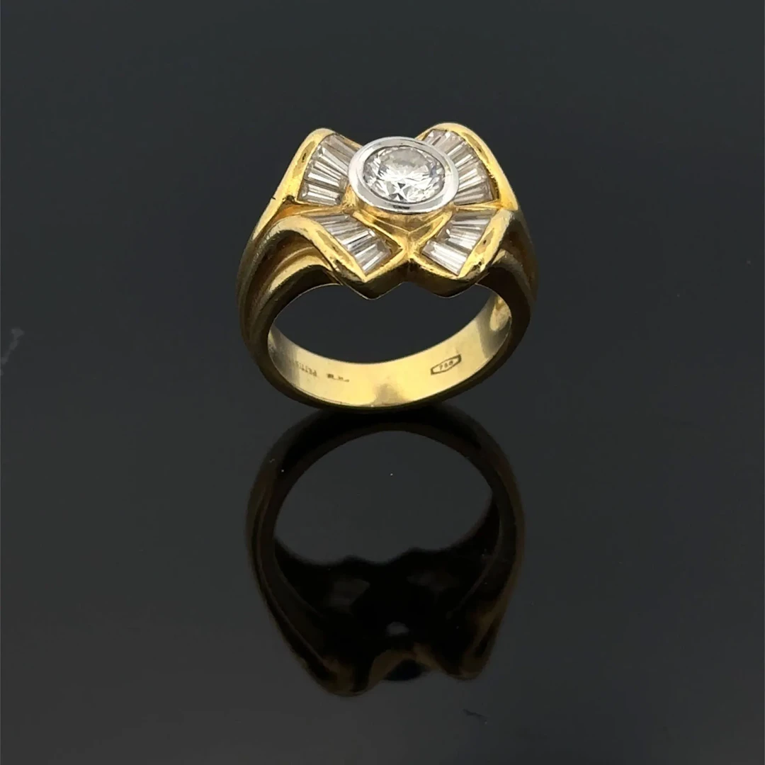 Ring in 18k (750th) gold, centered on a brilliant-cut diamon - Lot 322