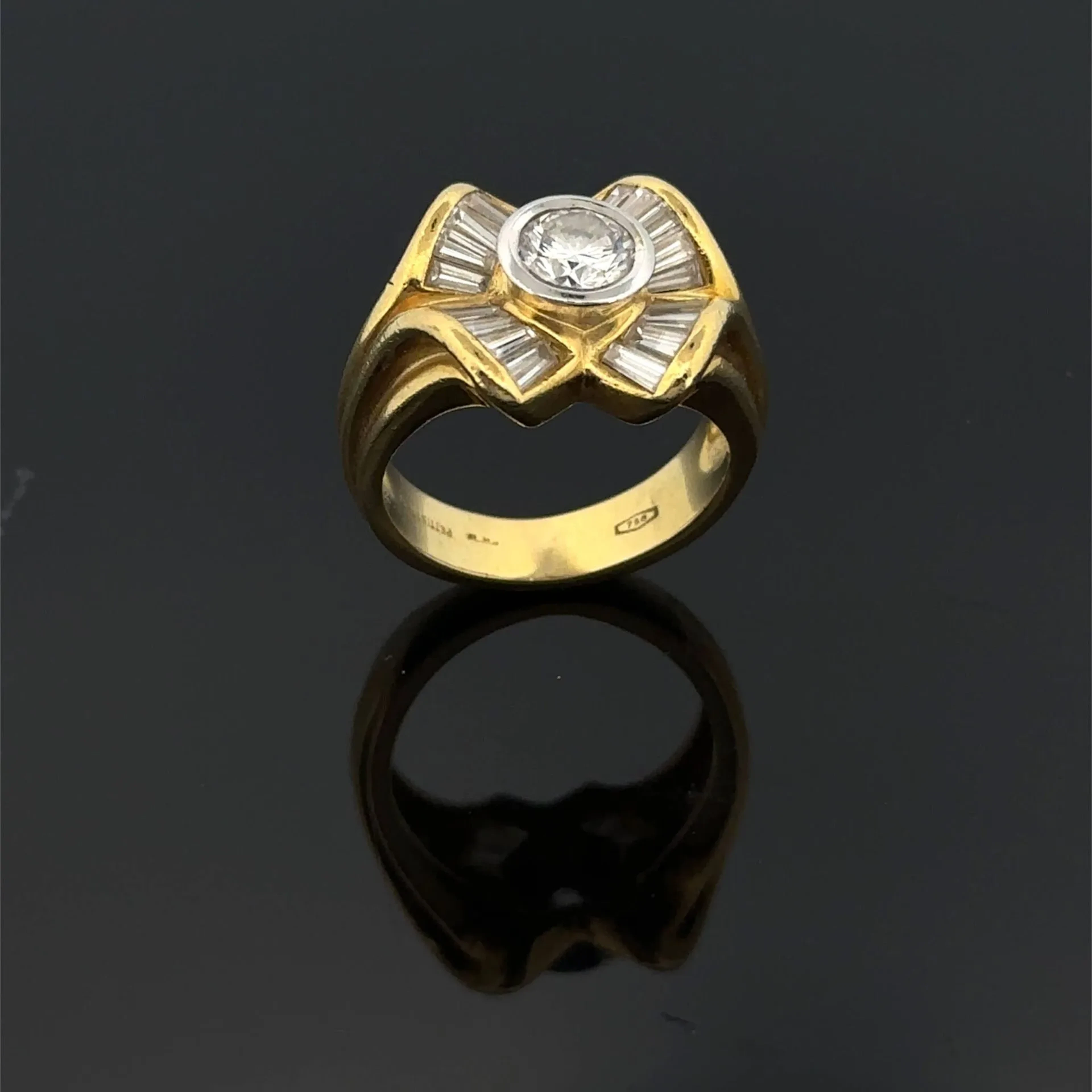 Ring in 18k (750th) gold, centered on a brilliant-cut diamon - Lot 322