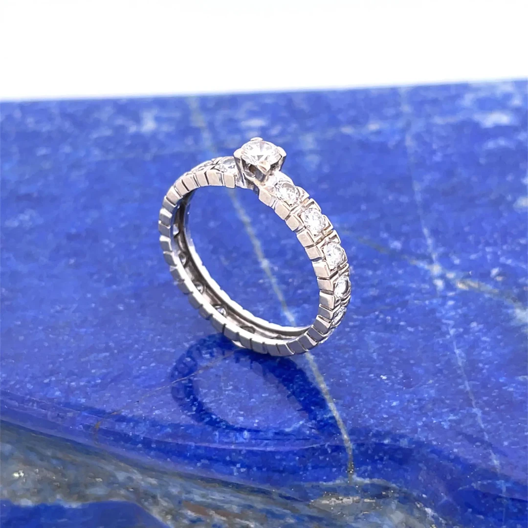 White gold (750) ring entirely set with brilliant-cut diamon - Lot 265