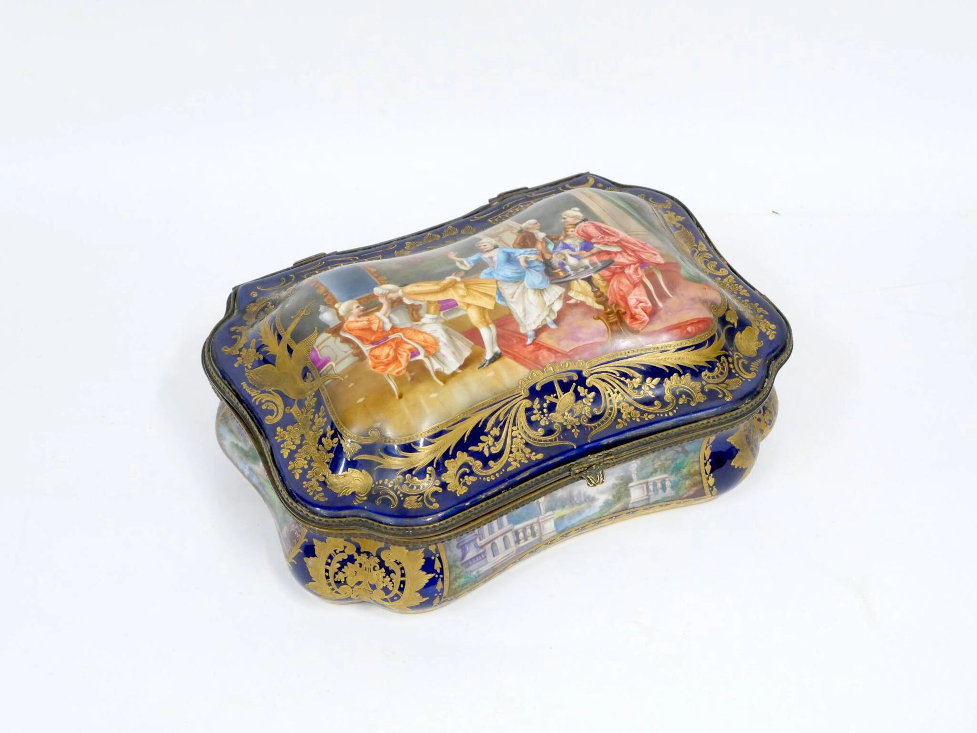 in the SÈVRES style - Lot 183
