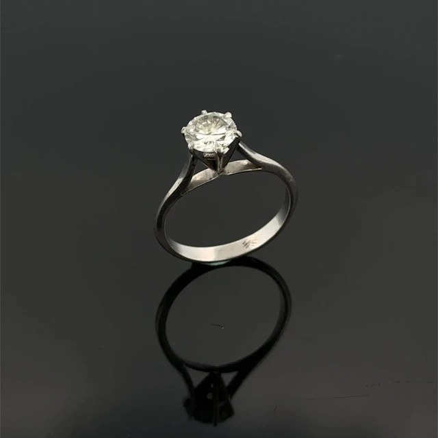 Solitaire ring in white gold (750) and platinum (950) set wi - Lot 305