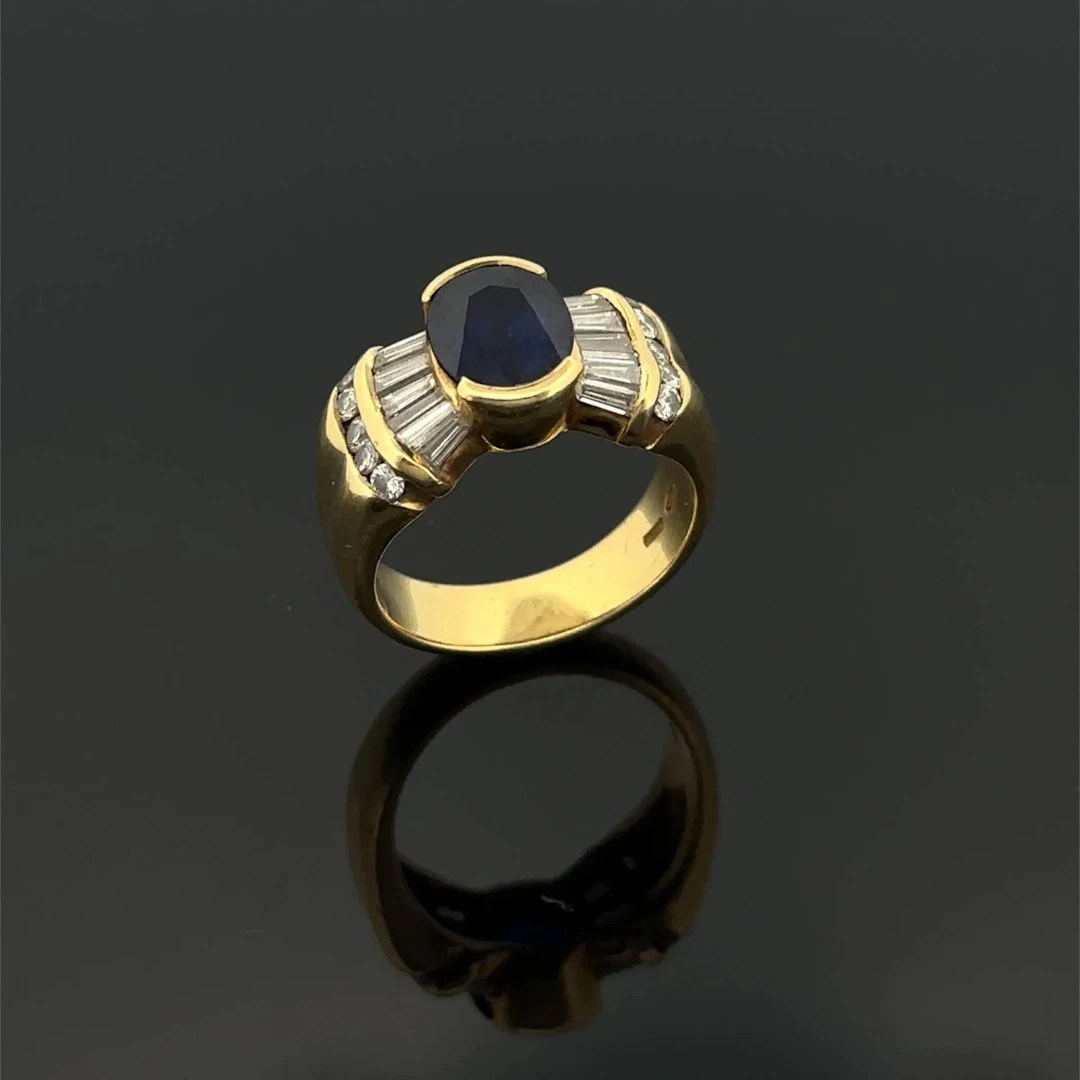 Ring in 18k (750k) gold, stylizing a knot, centered on an ov - Lot 323