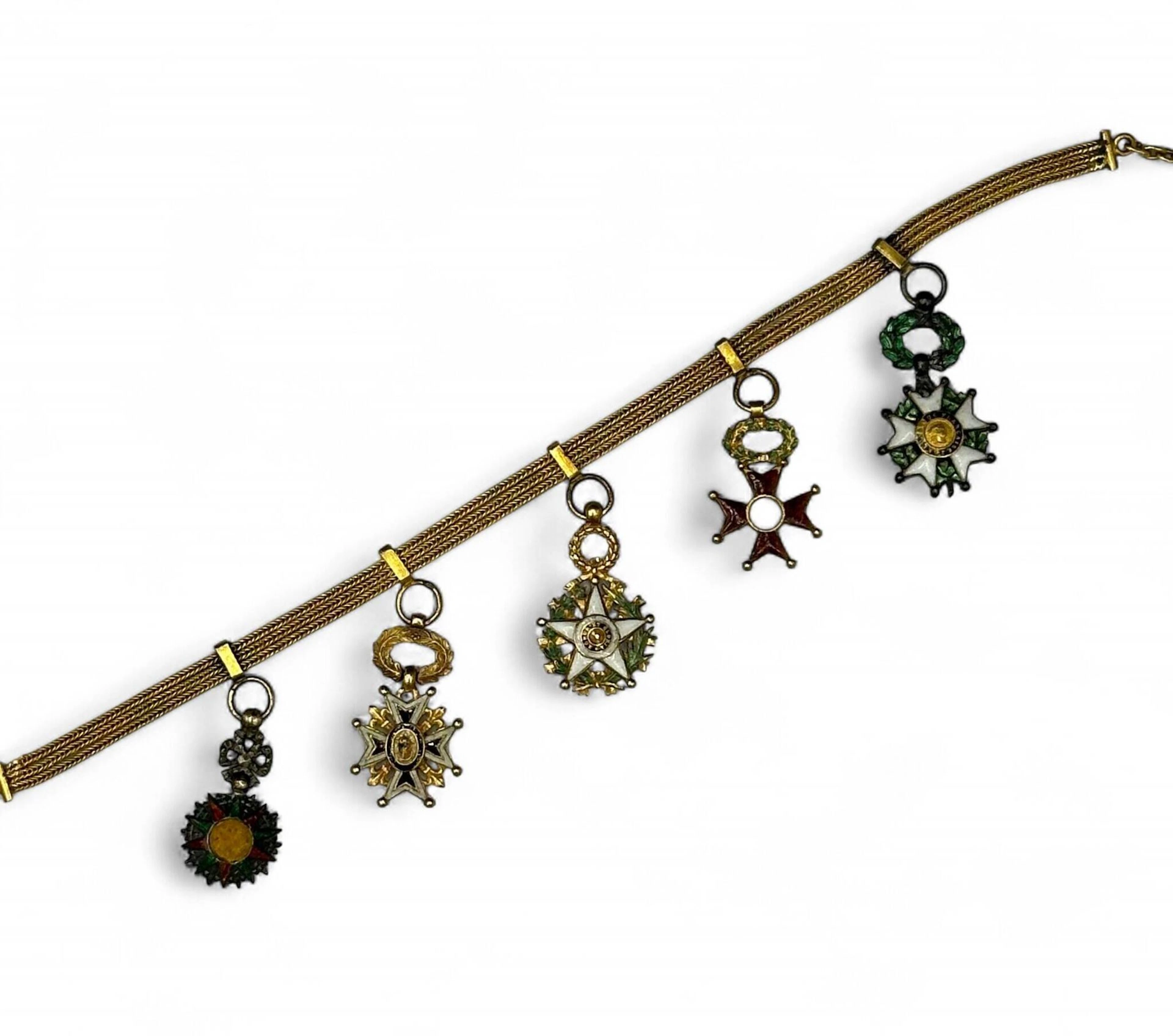 Gold (750 thousandths) gala barrette comprising 5 crosses in - Lot 142