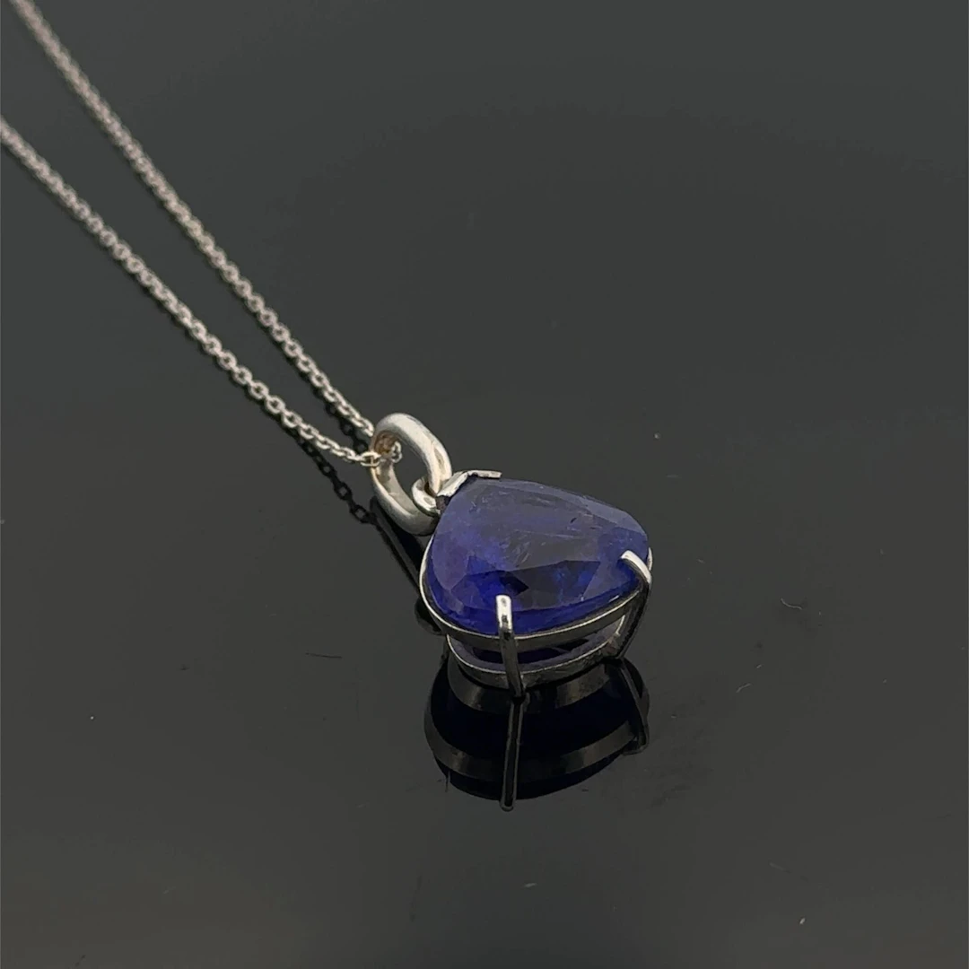 "Teardrop" pendant with a white gold (750) chain, set with a - Lot 255