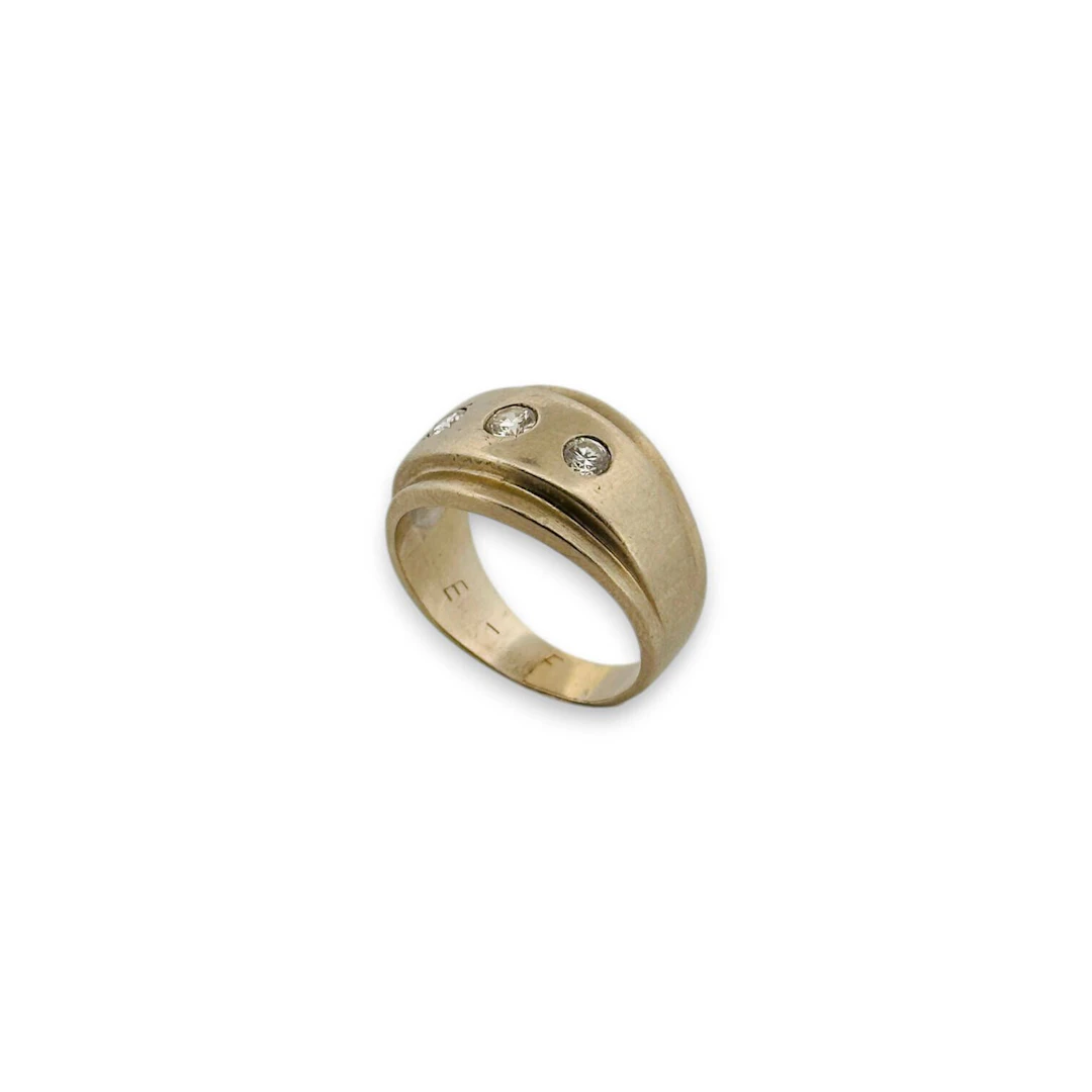 Large band ring in 9K (375) white gold set with three modern - Lot 340