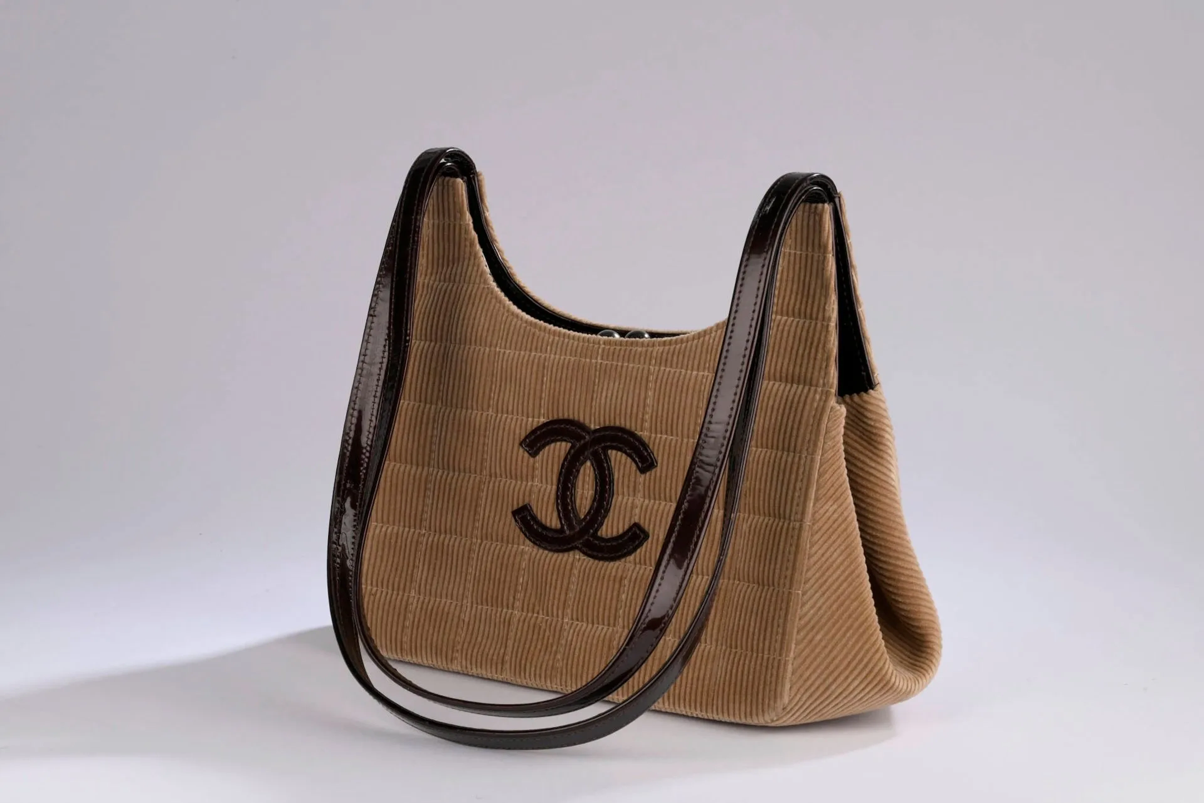 CHANEL - Lot 23