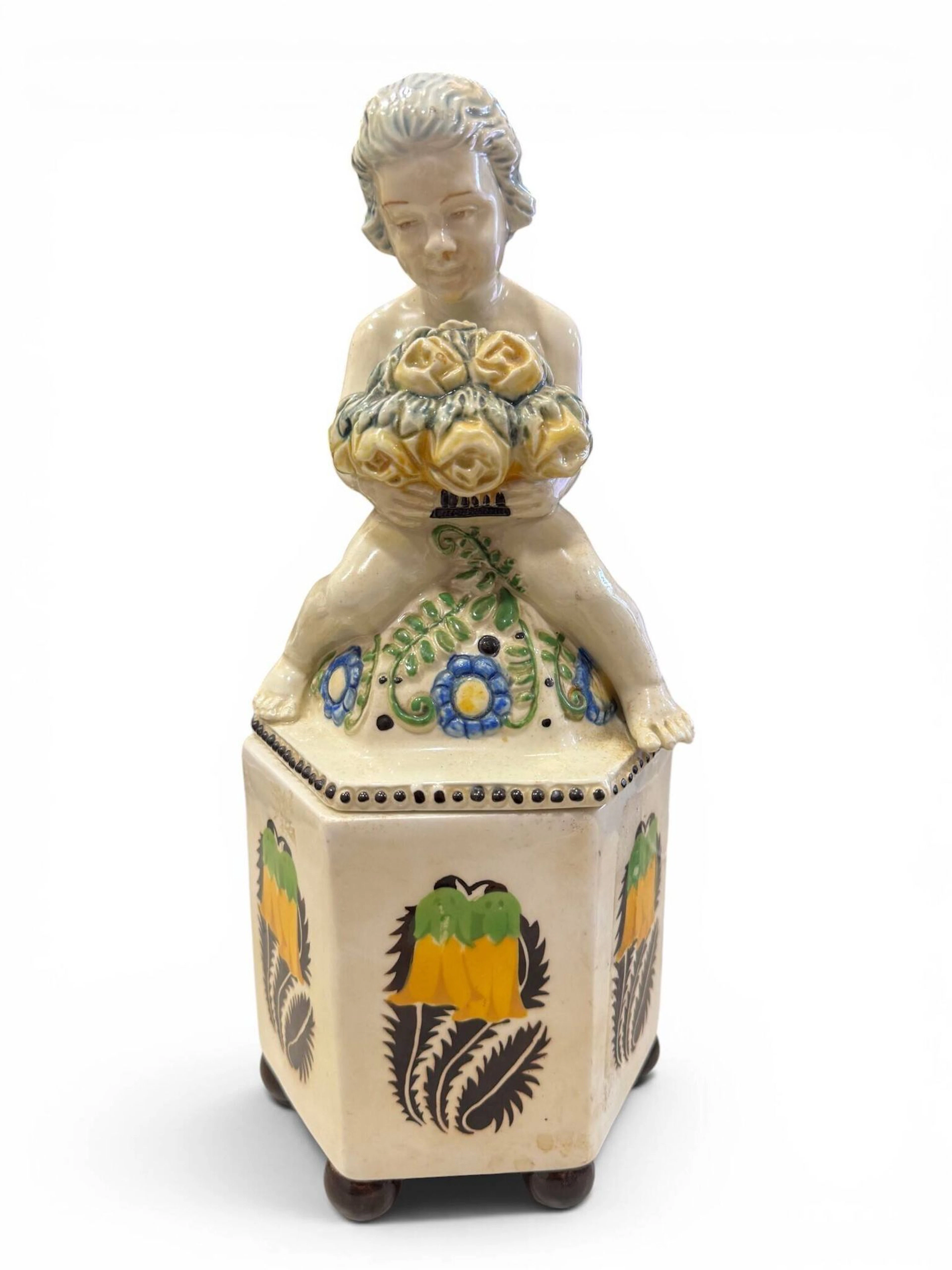 Earthenware tobacco jar; the lid handle depicts a seated chi - Lot 195