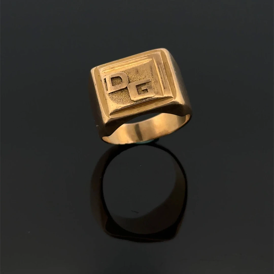 Yellow gold (750) signet ring stamped "DG". - Lot 219
