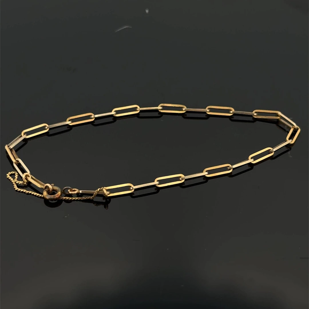 Delicate yellow gold (750) bracelet with oval links. Slight - Lot 198