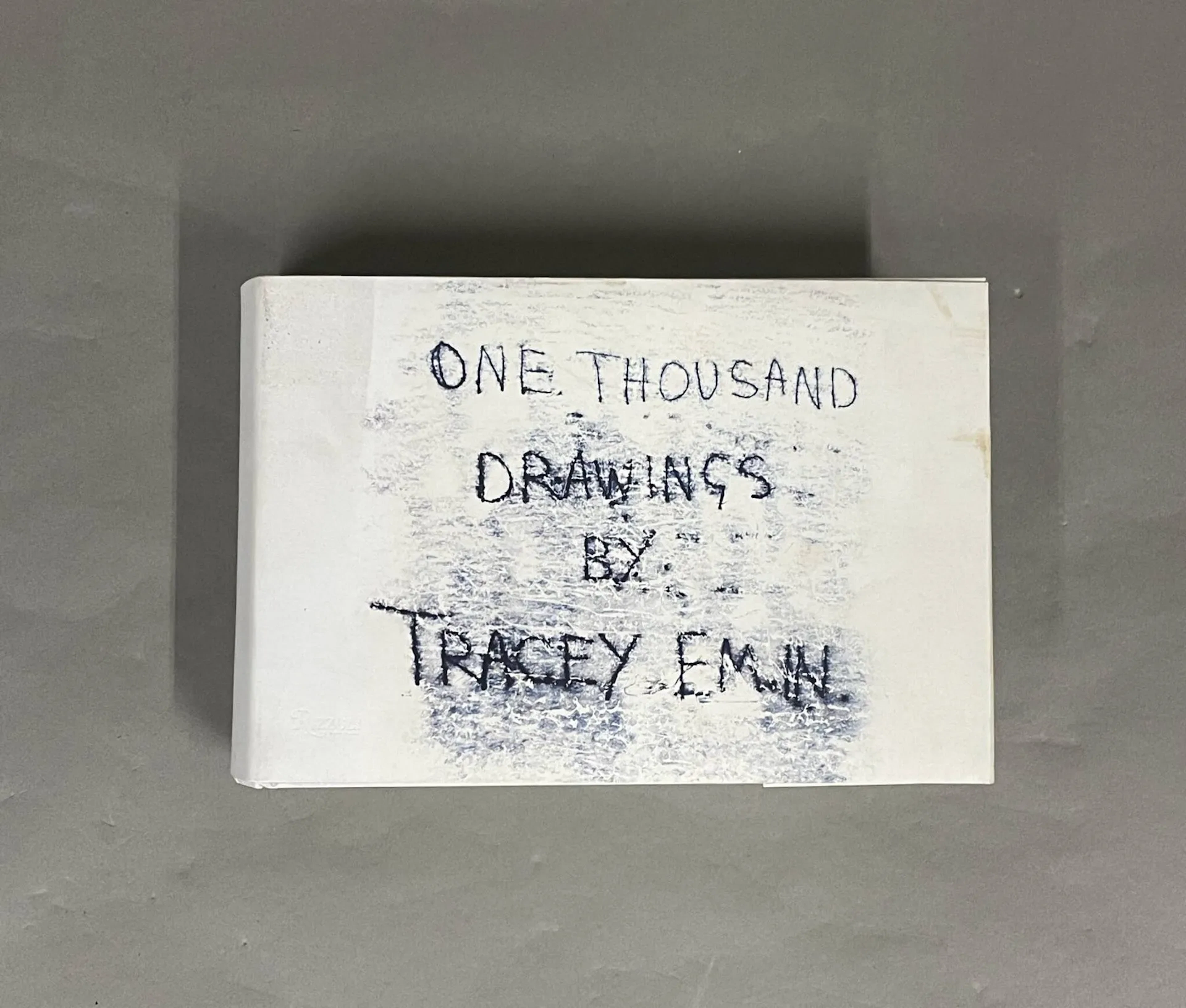 EMIN (Tracey). One thousand drawings. New York, Rizzoli, 2009. Fort in-8 oblong, édition originale. Plein cartonnage sous jaquette éditeur illustrée. Exemplaire enrichi d'un envoi autographe signé de Tracey Emin.