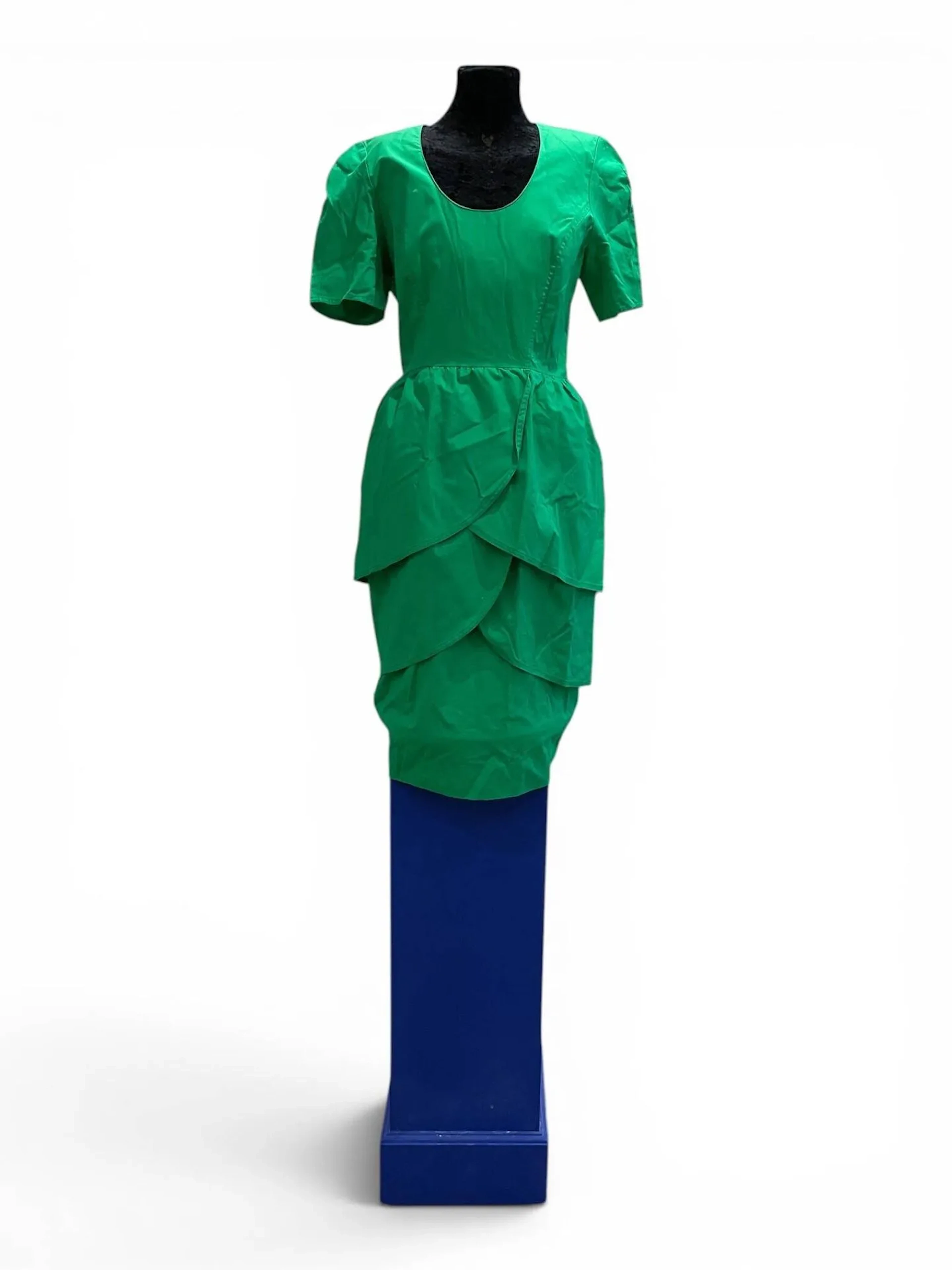 GUY LAROCHE Boutique - Lot 147