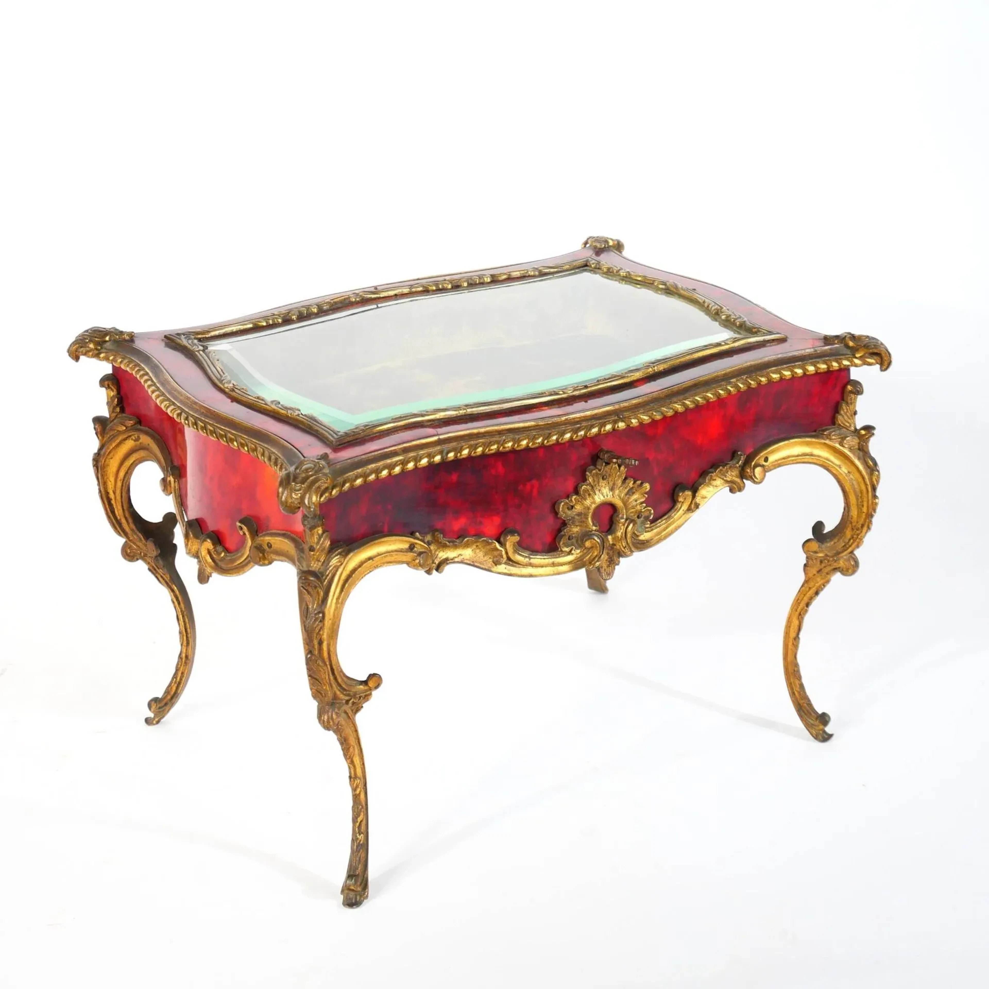 Small Napoleon III-style jewelry display case featuring a Re - Lot 203
