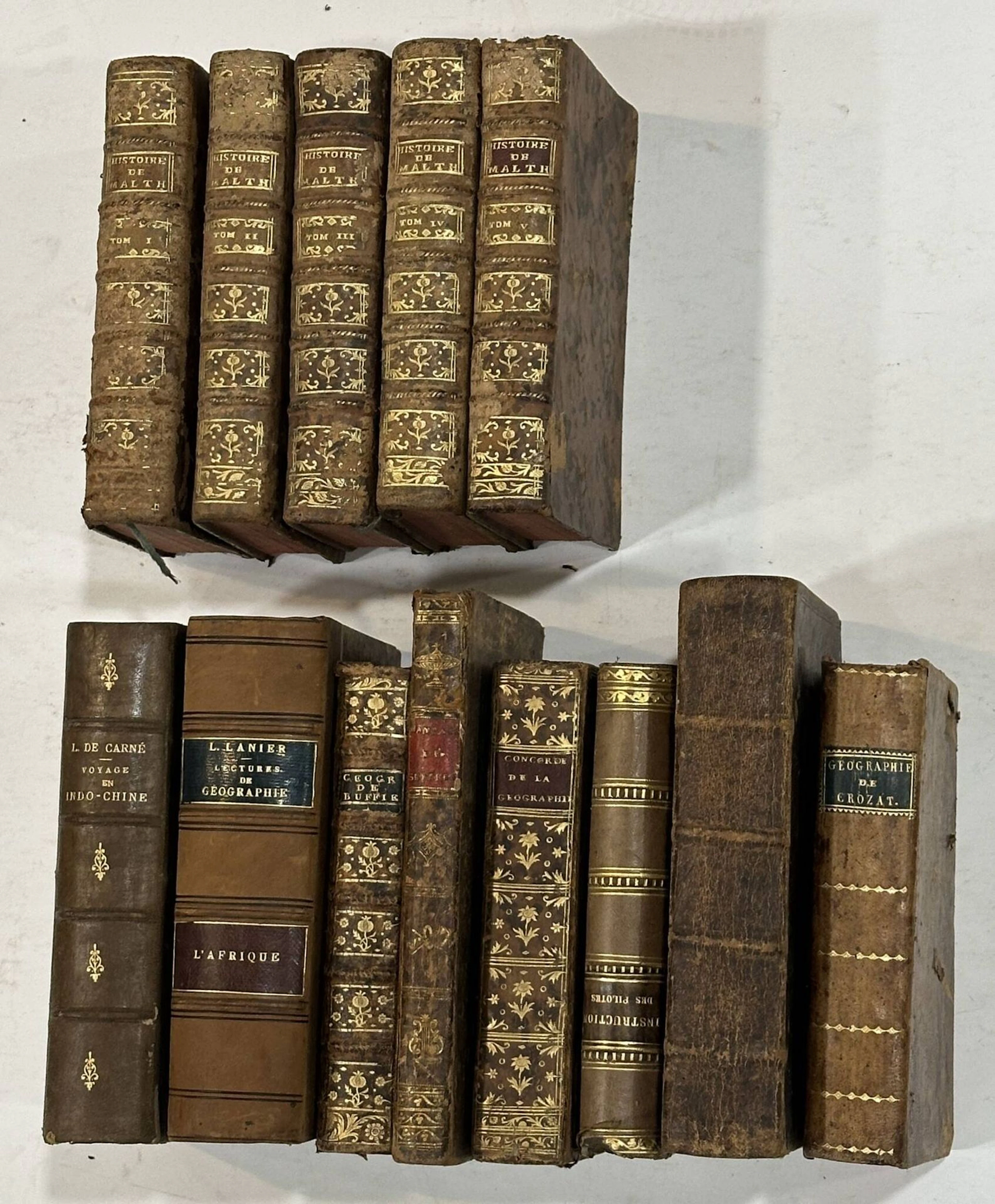 Lot of history and geography books including : - Lot 187