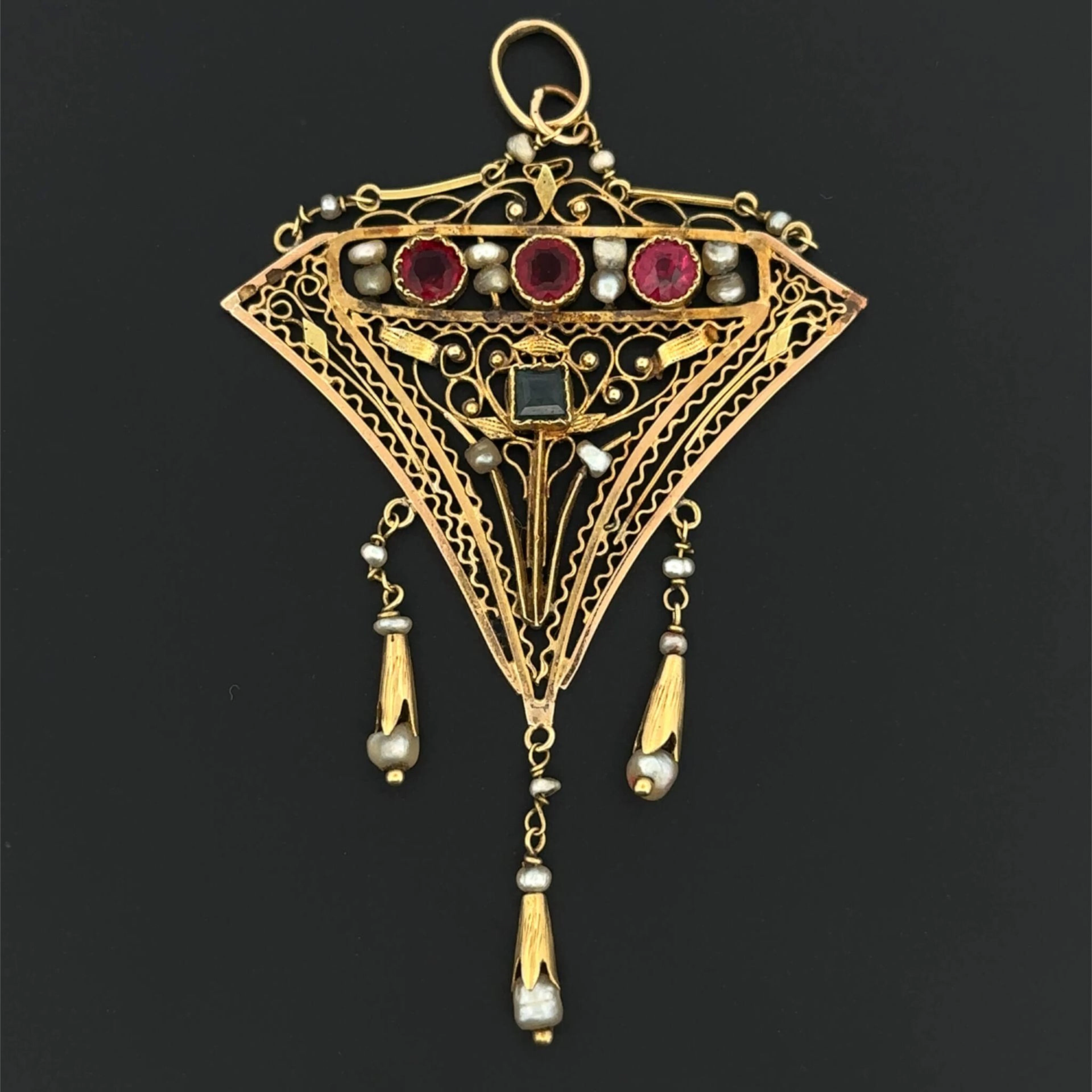 Delicate yellow gold (750) pendant with openwork and filigre - Lot 257