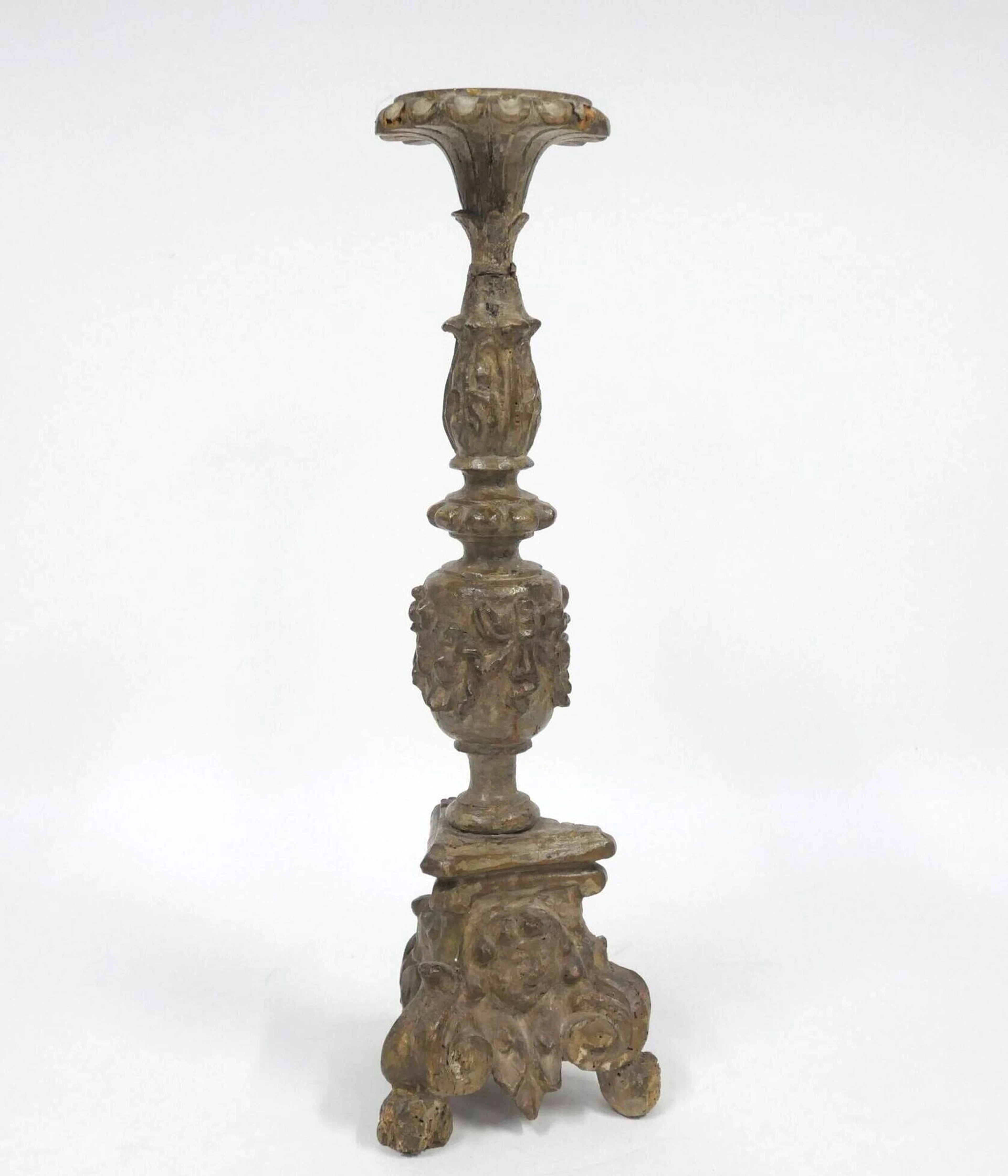 Carved and rechamfered wooden candle stick, triangular base - Lot 272