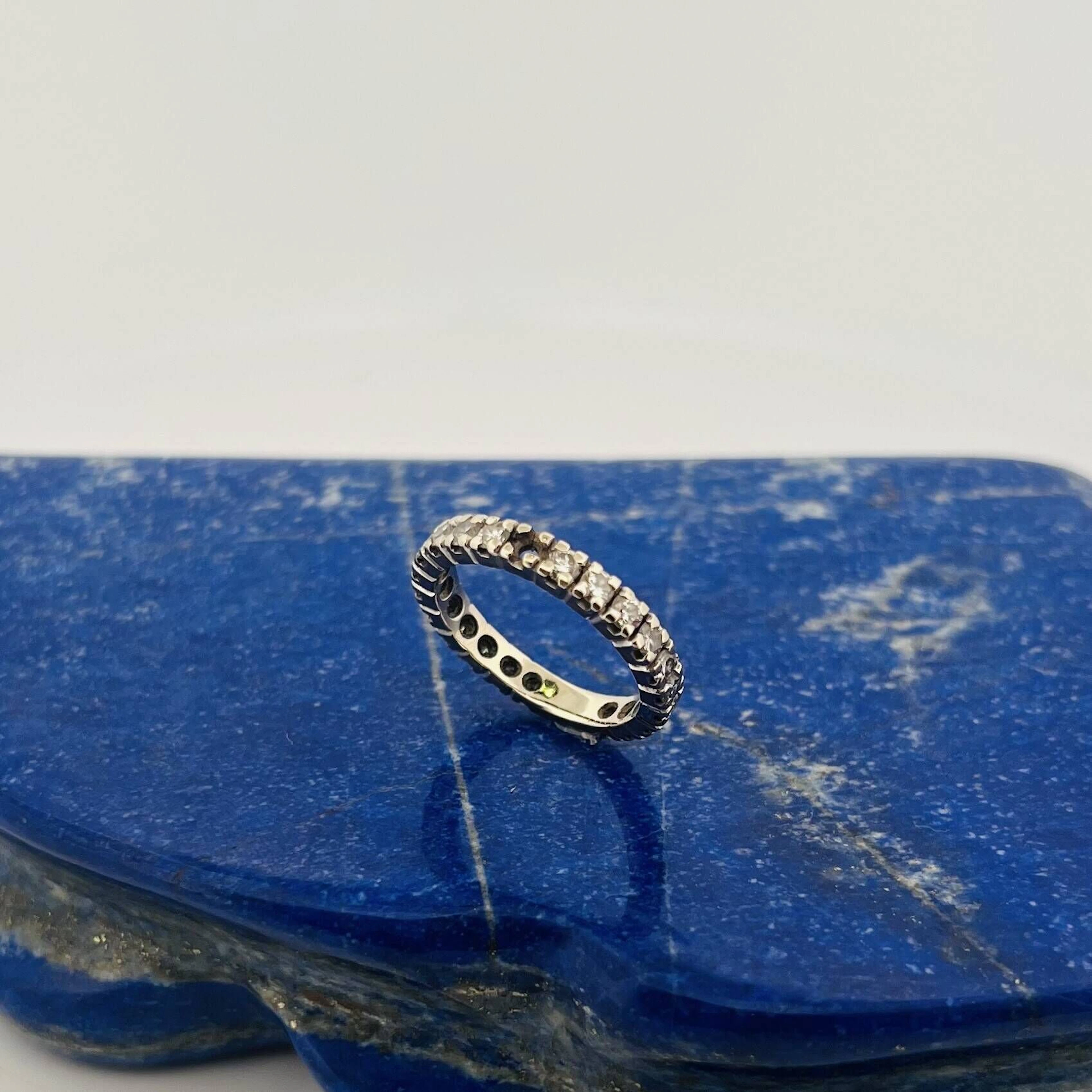 American wedding band in white gold (750) set with brilliant - Lot 70