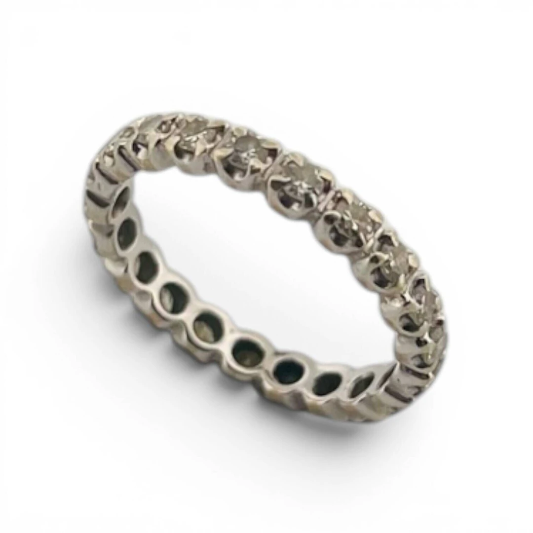 American wedding band in 18K (750) white gold set with round - Lot 191