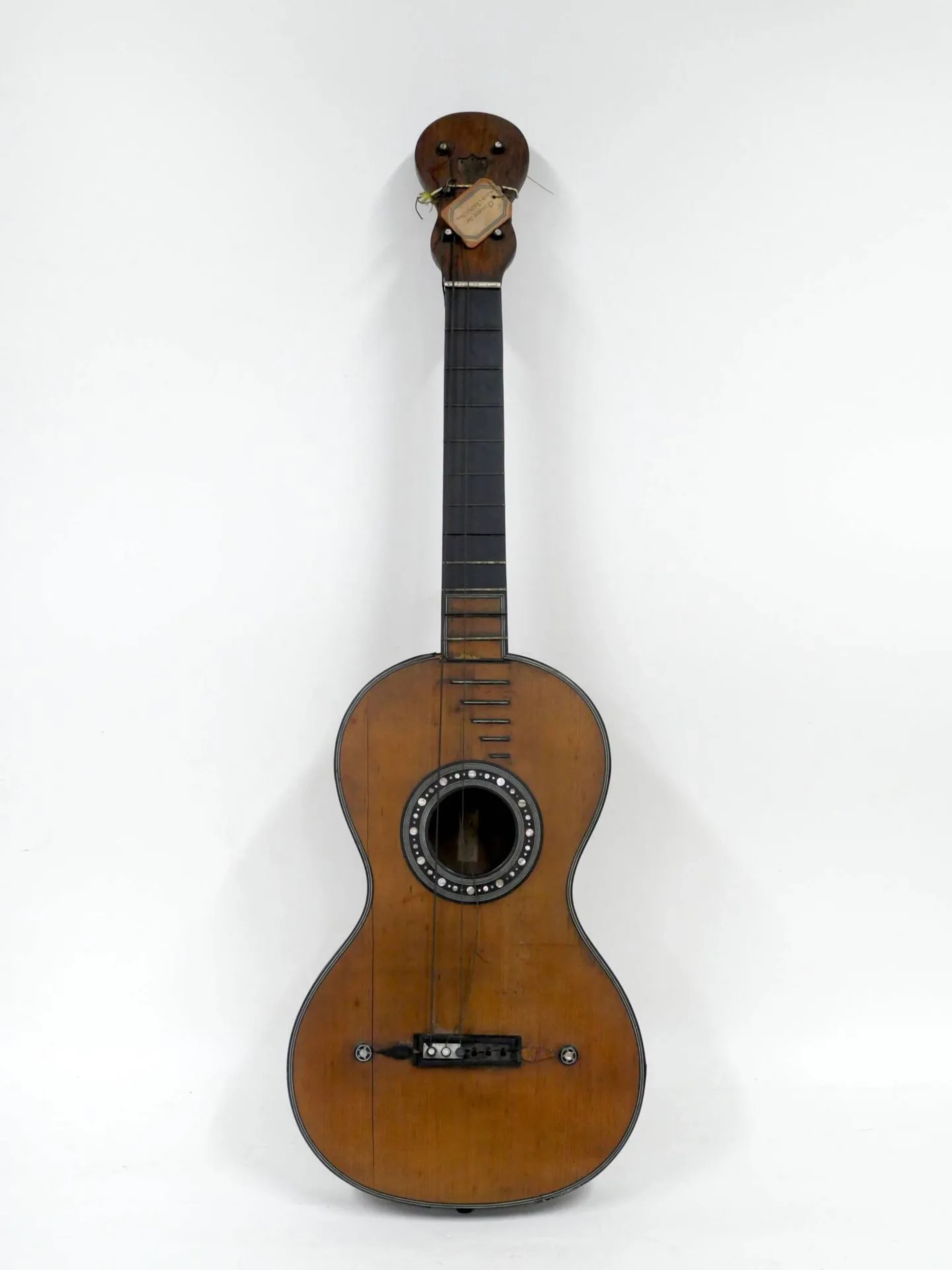 19th-century French guitar - Lot 342