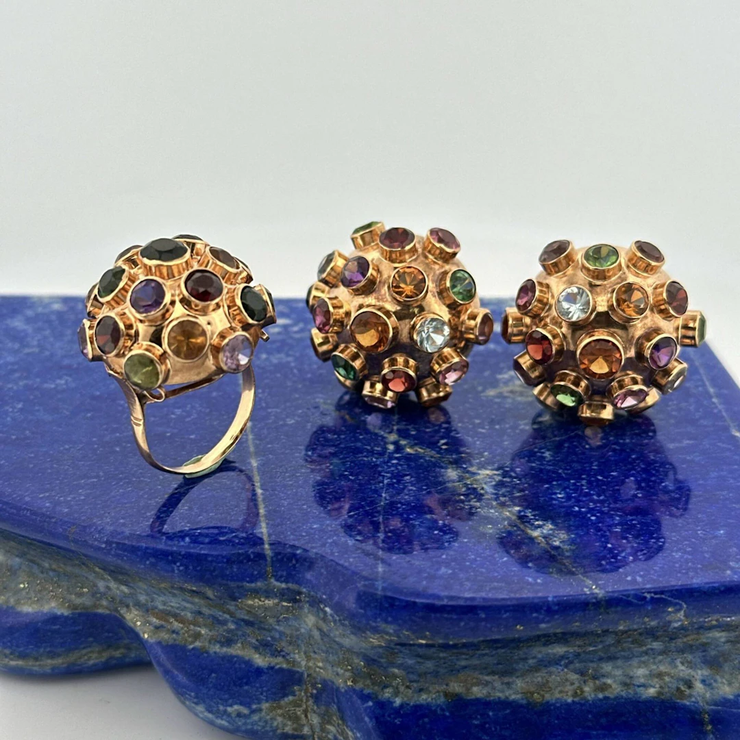 A rose gold (750) two-piece set consisting of a ring and a p - Lot 300