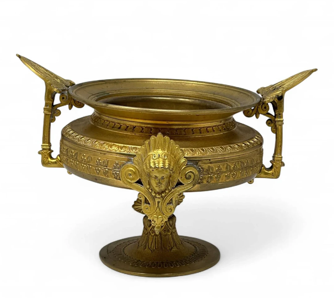 Gilt and chased bronze bowl decorated with vegetal friezes a - Lot 278