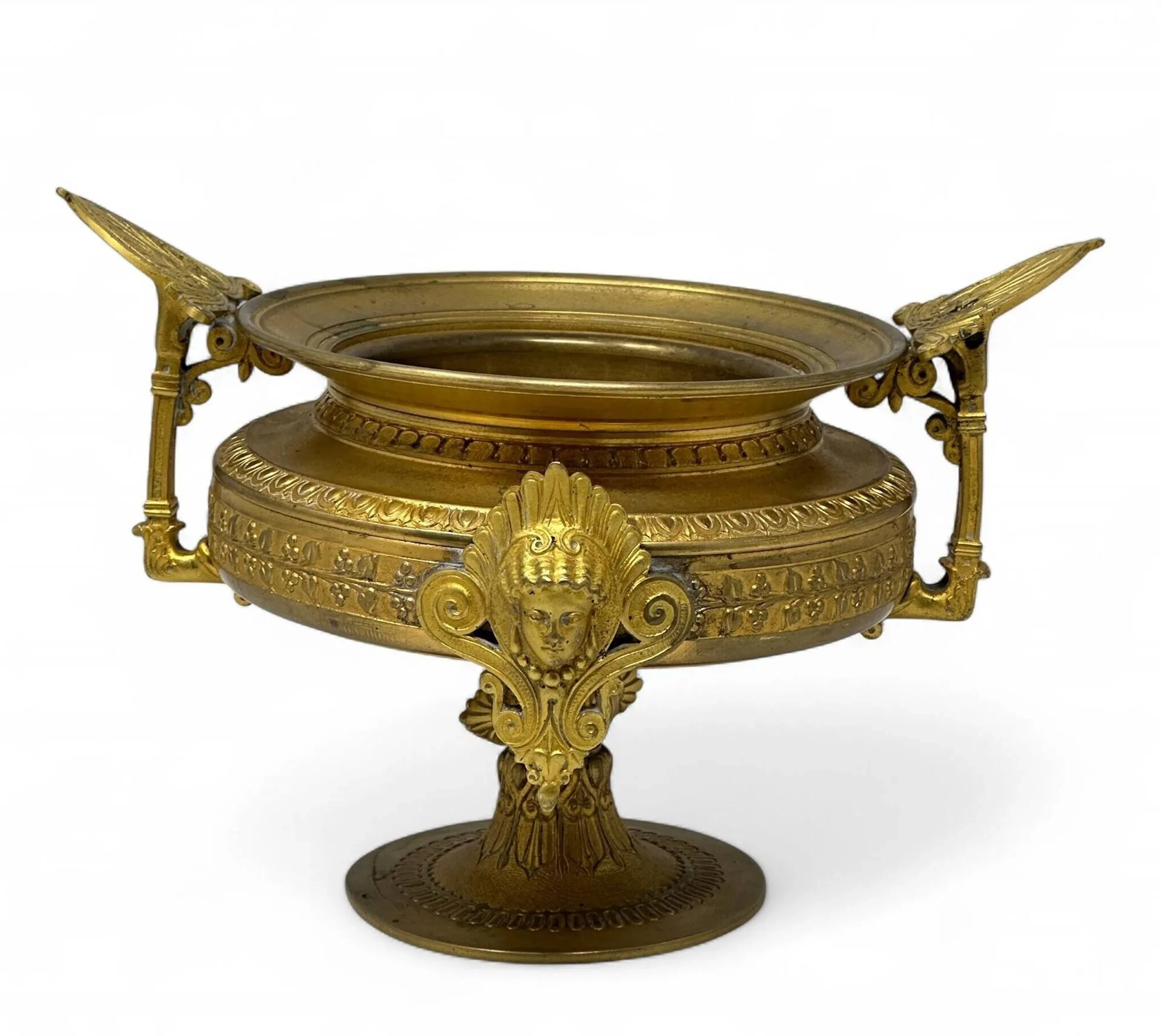Gilt and chased bronze bowl decorated with vegetal friezes a - Lot 278