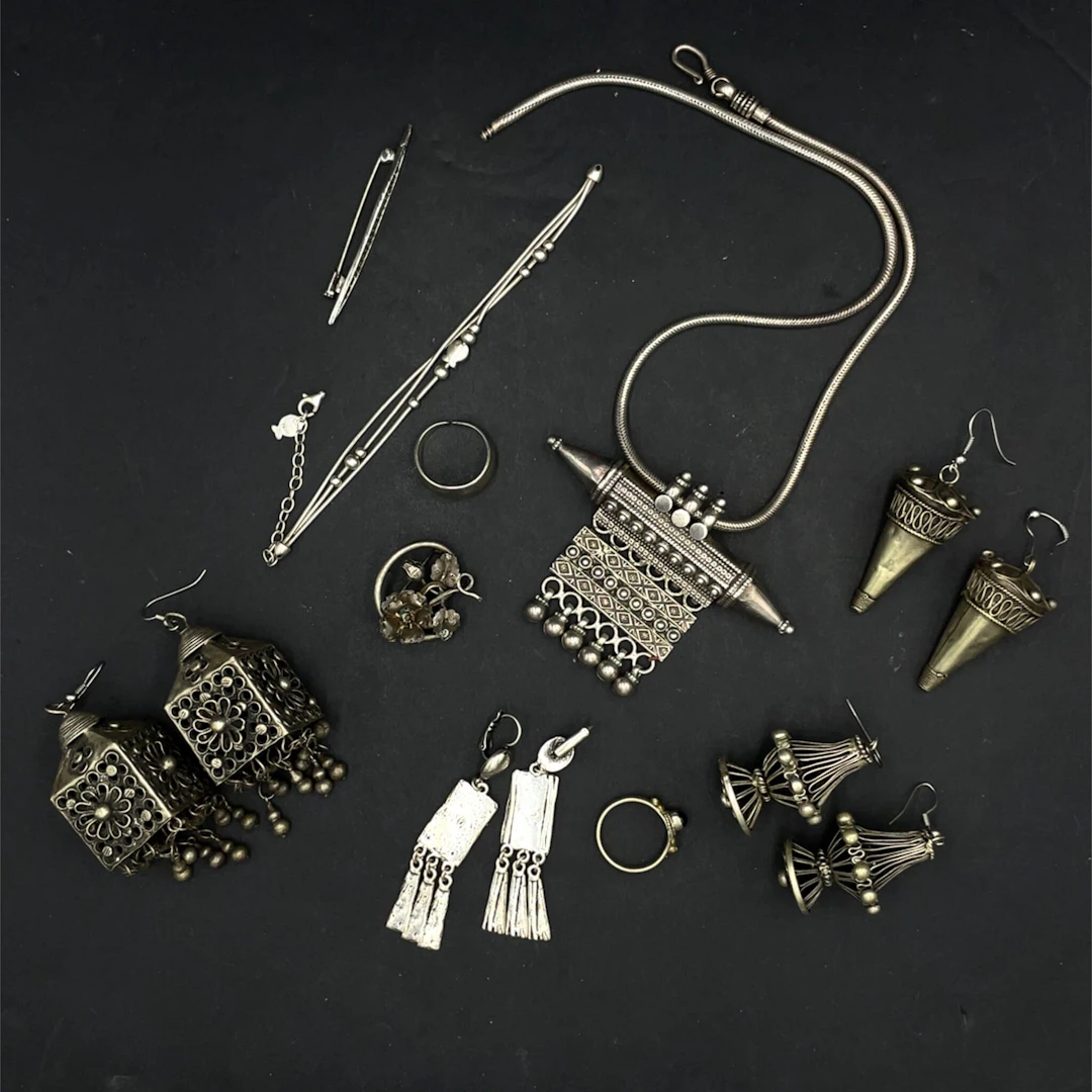 Silver set (min. 800) consisting of: - Lot 138