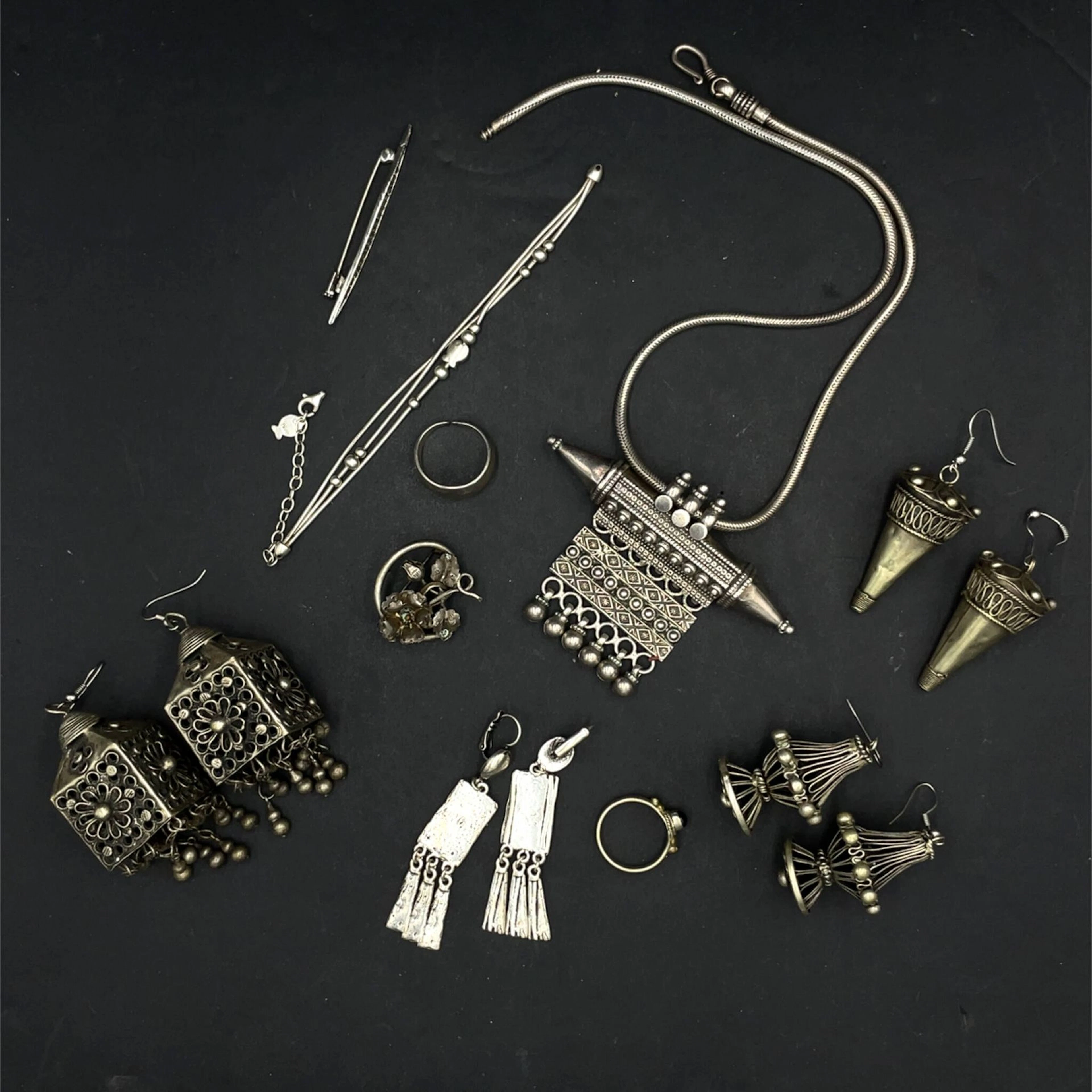 Silver set (min. 800) consisting of: - Lot 138