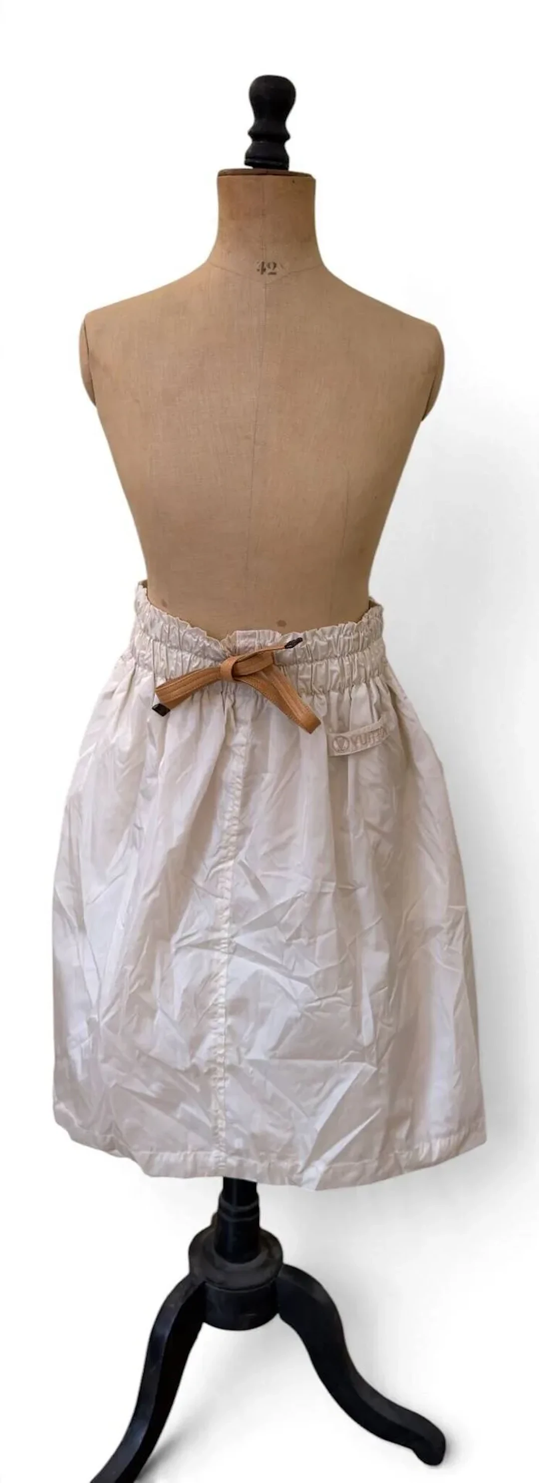 LOUIS VUITTON - Lot 163