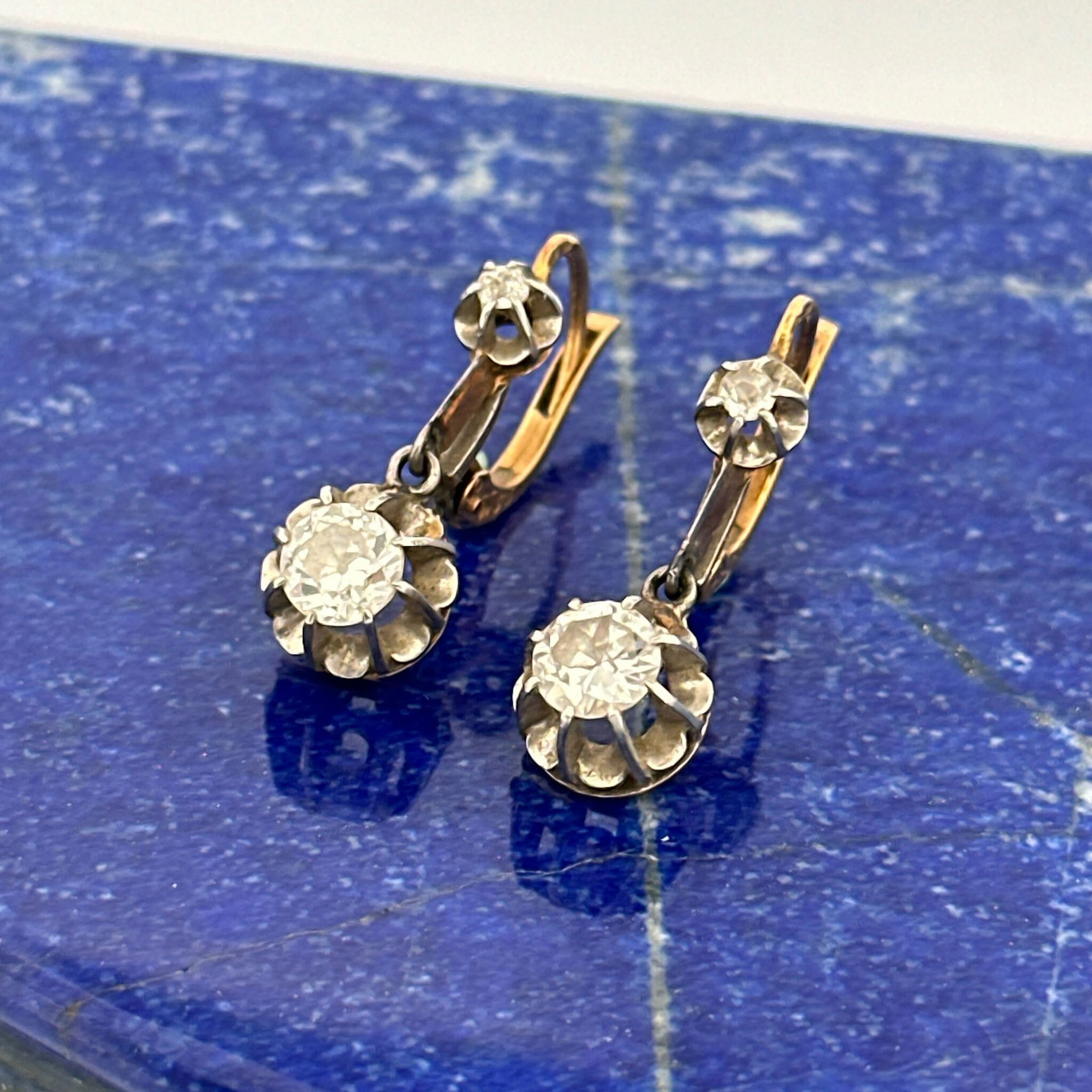 Pair of "dormeuses" earrings in yellow gold (750) and platin - Lot 157